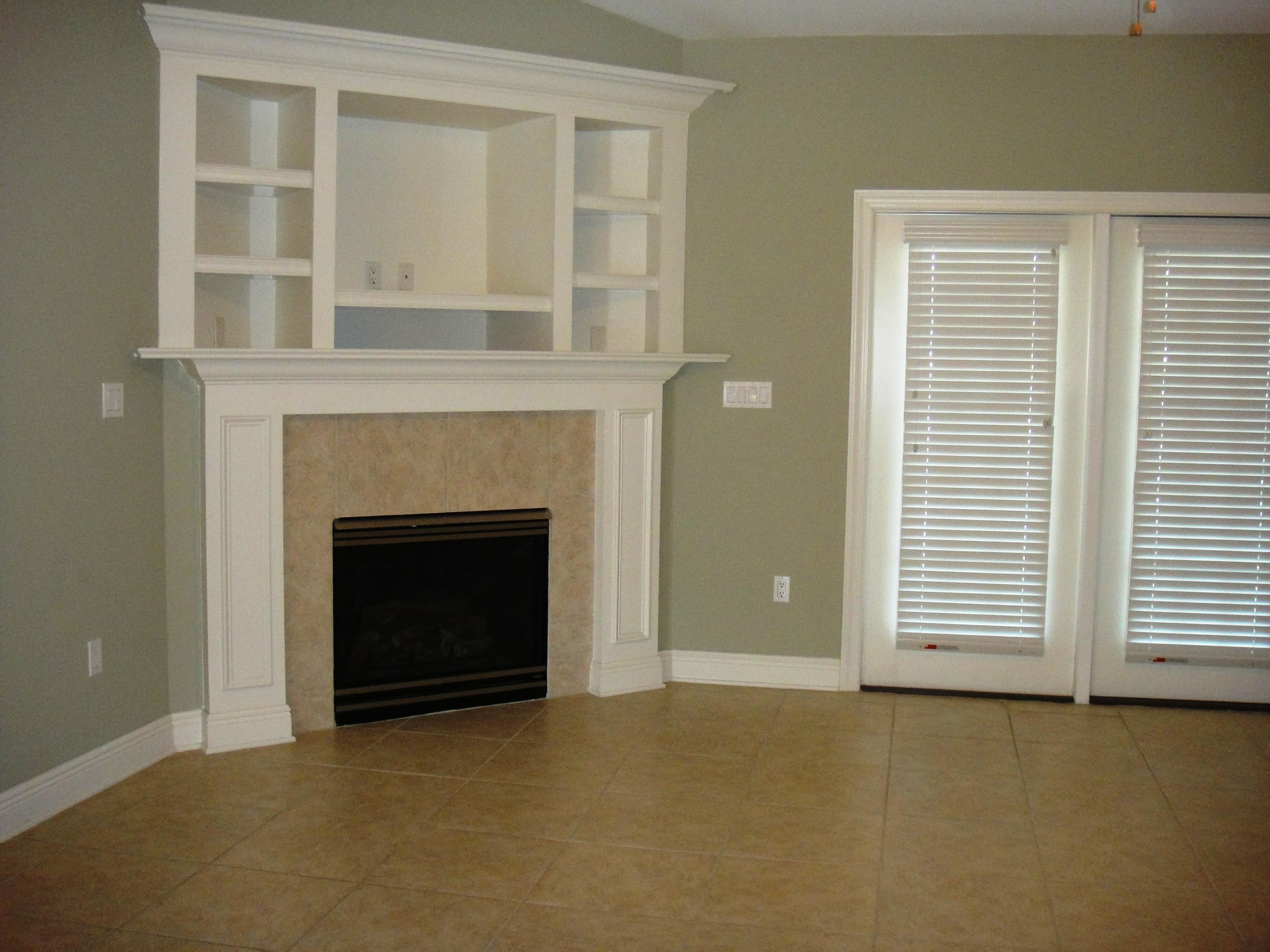 DIAMOND LAKES - Residential Lease