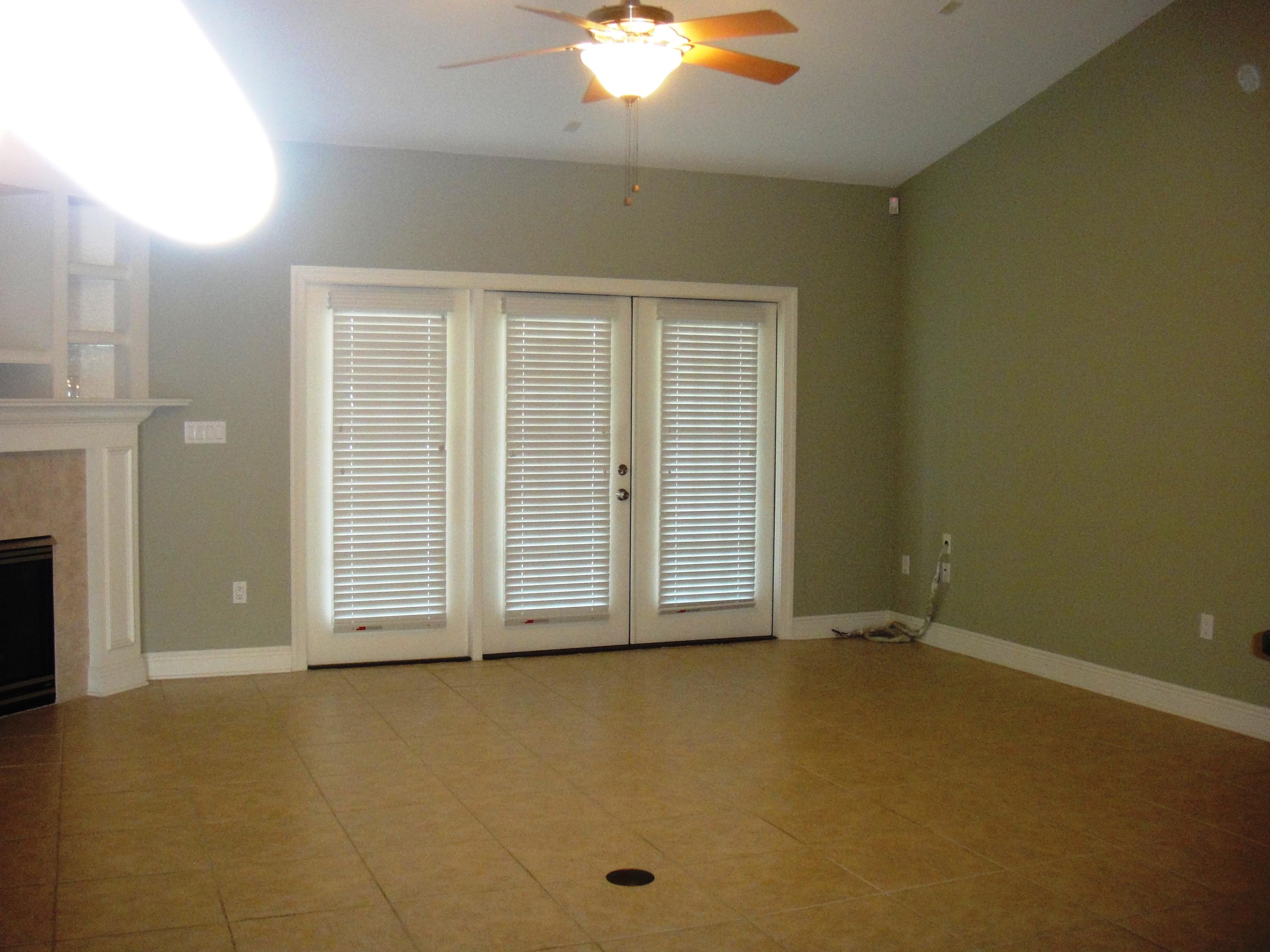 DIAMOND LAKES - Residential Lease