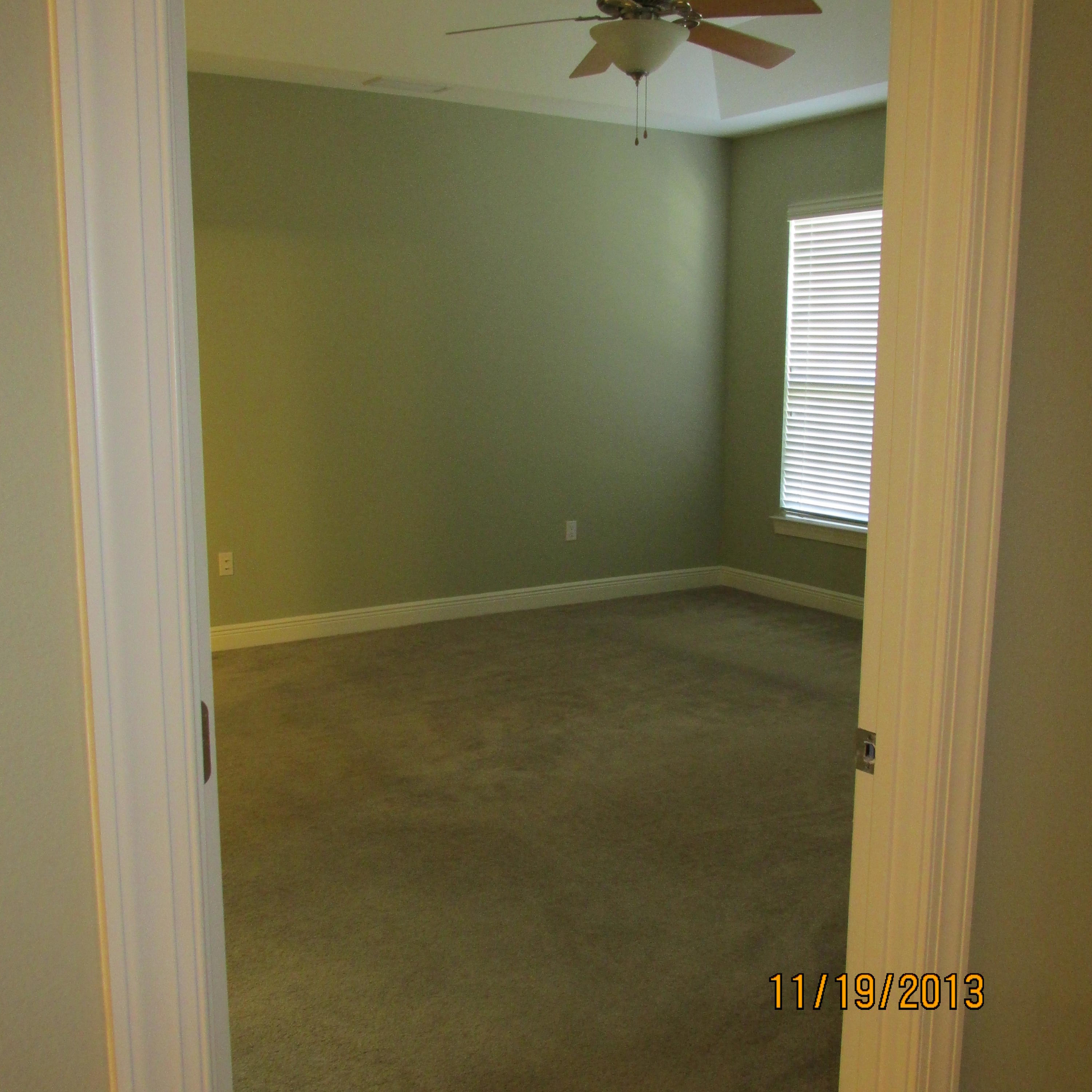 DIAMOND LAKES - Residential Lease