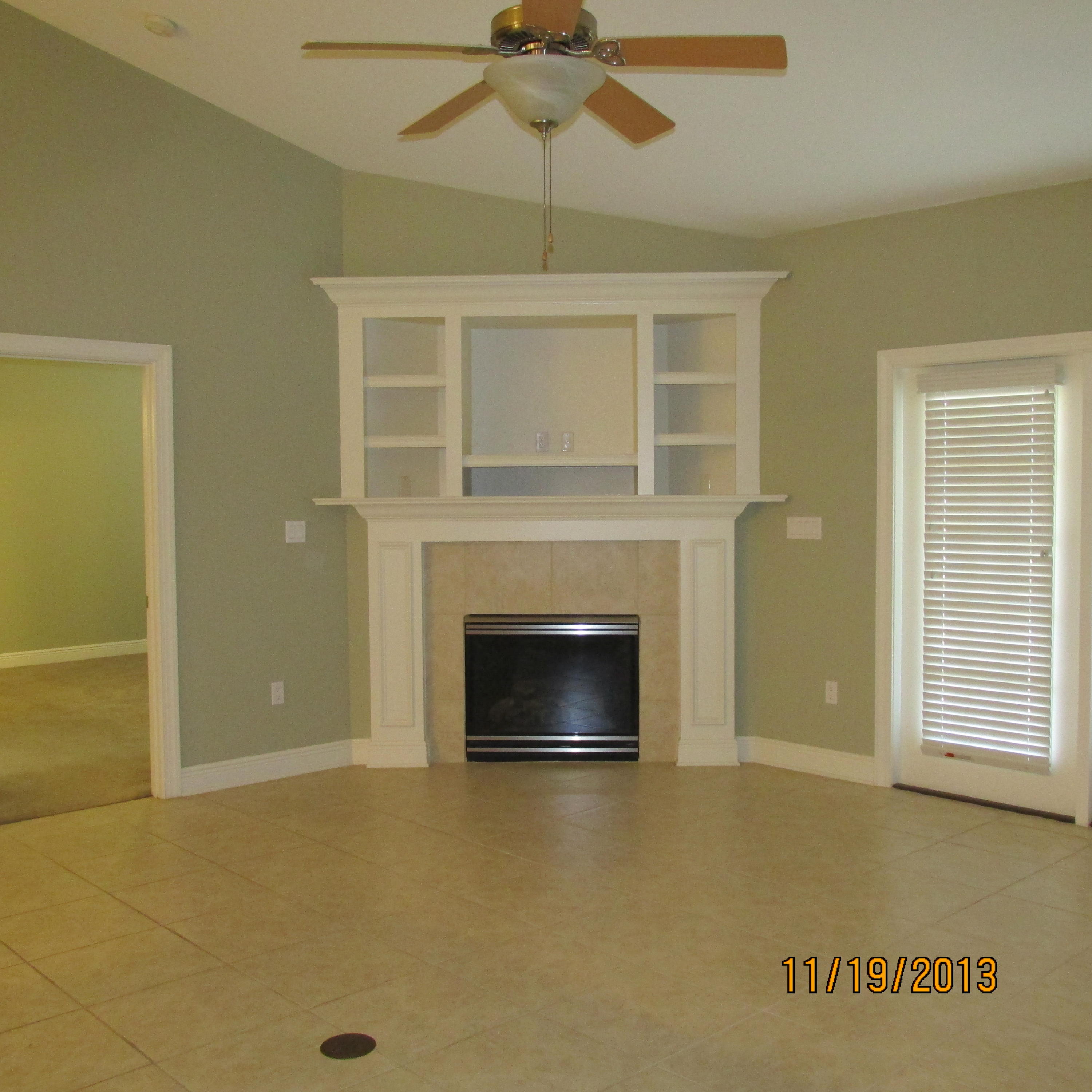 DIAMOND LAKES - Residential Lease