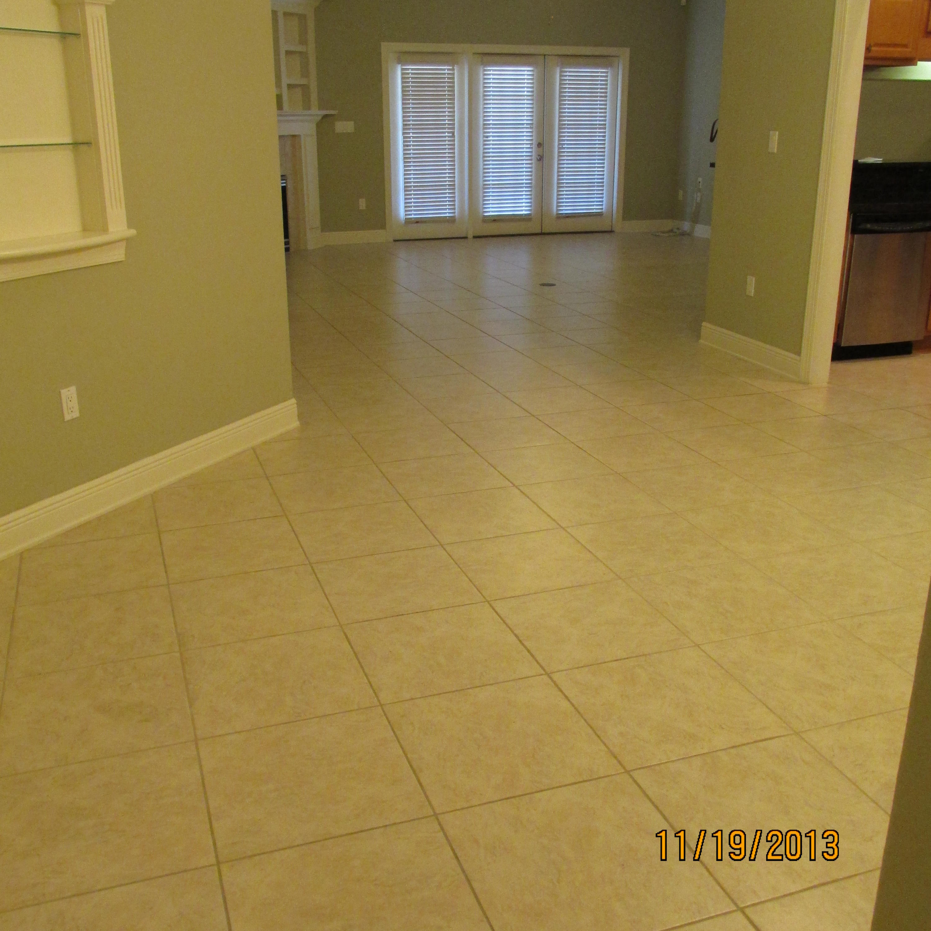 DIAMOND LAKES - Residential Lease