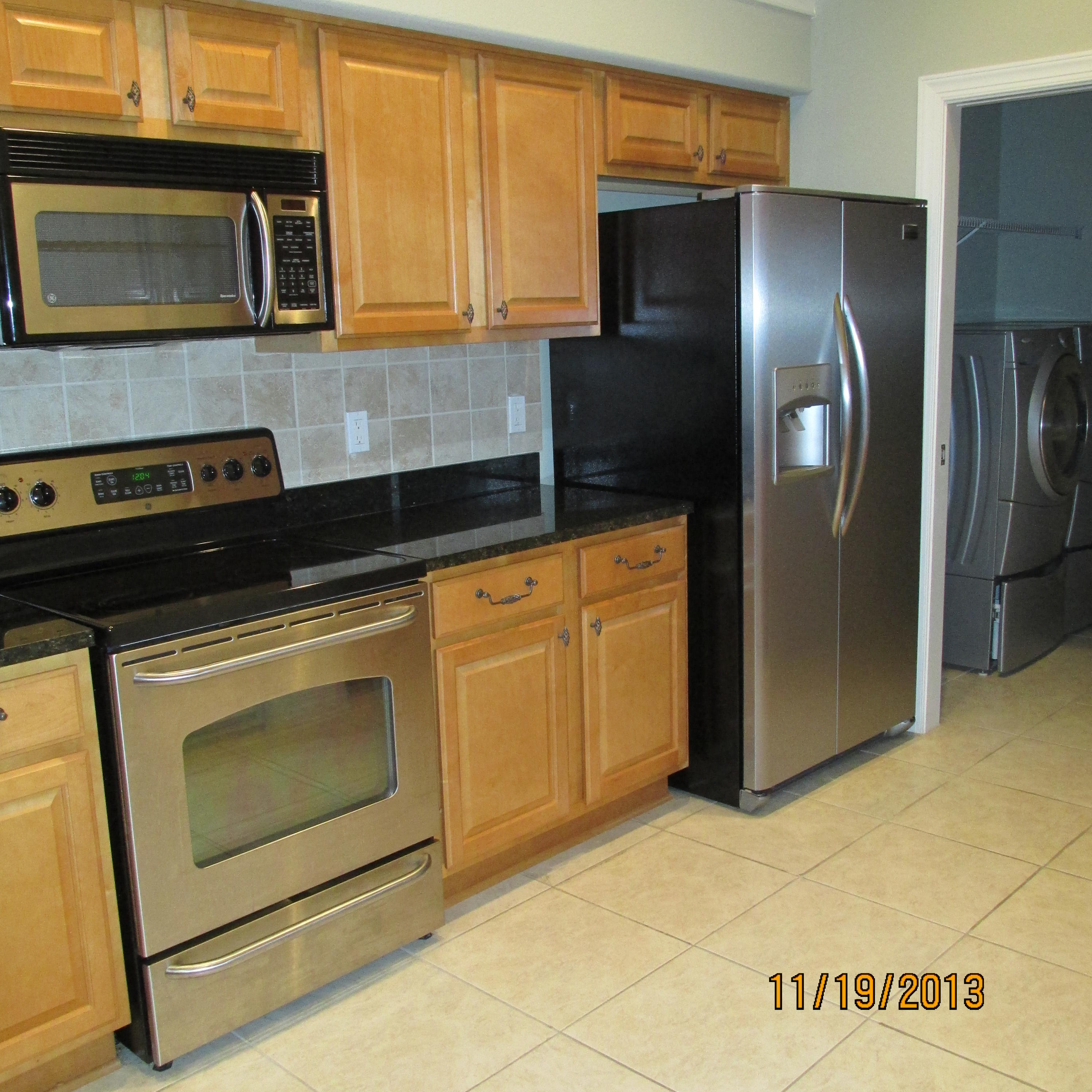 DIAMOND LAKES - Residential Lease