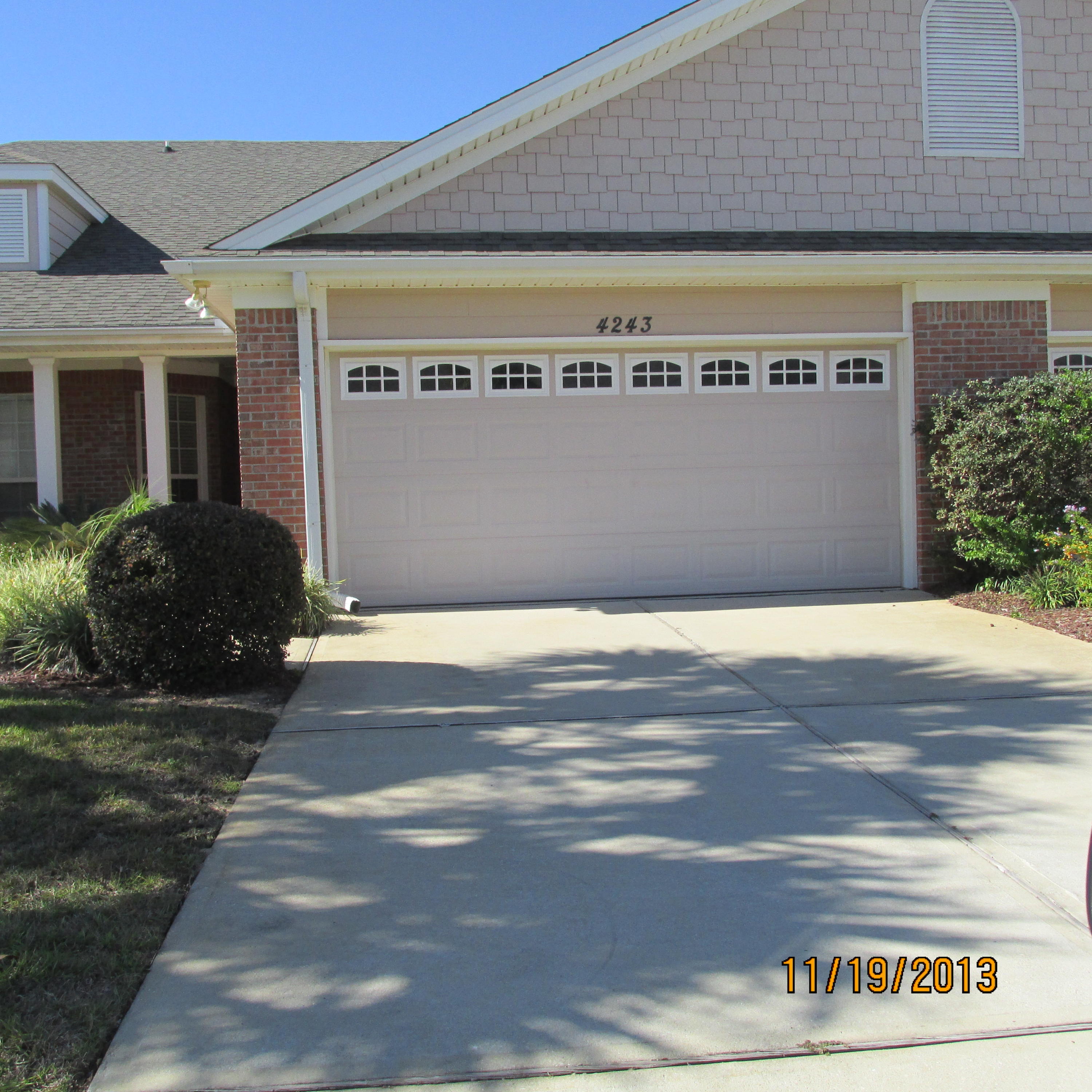 DIAMOND LAKES - Residential Lease