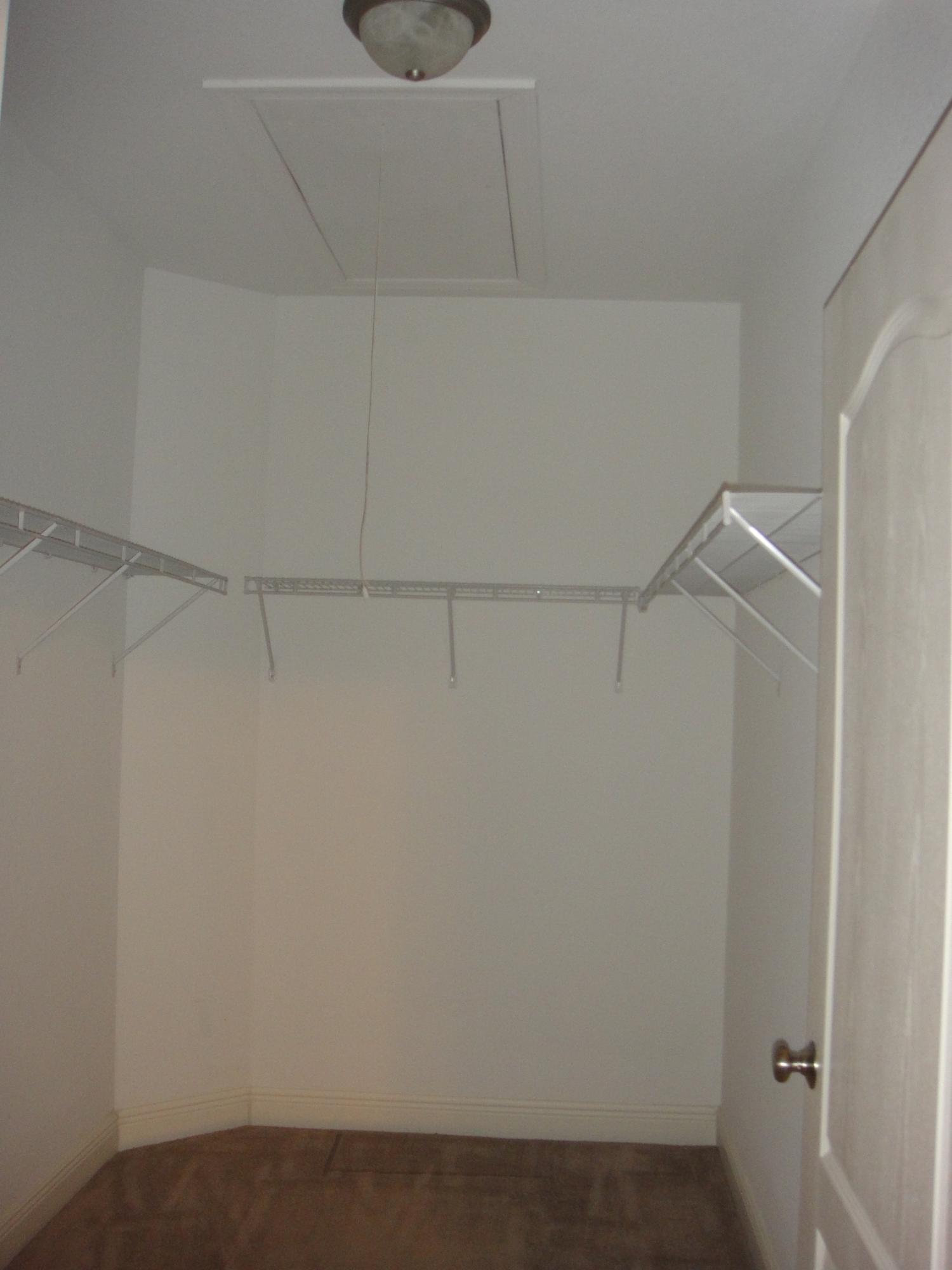 DIAMOND LAKES - Residential Lease