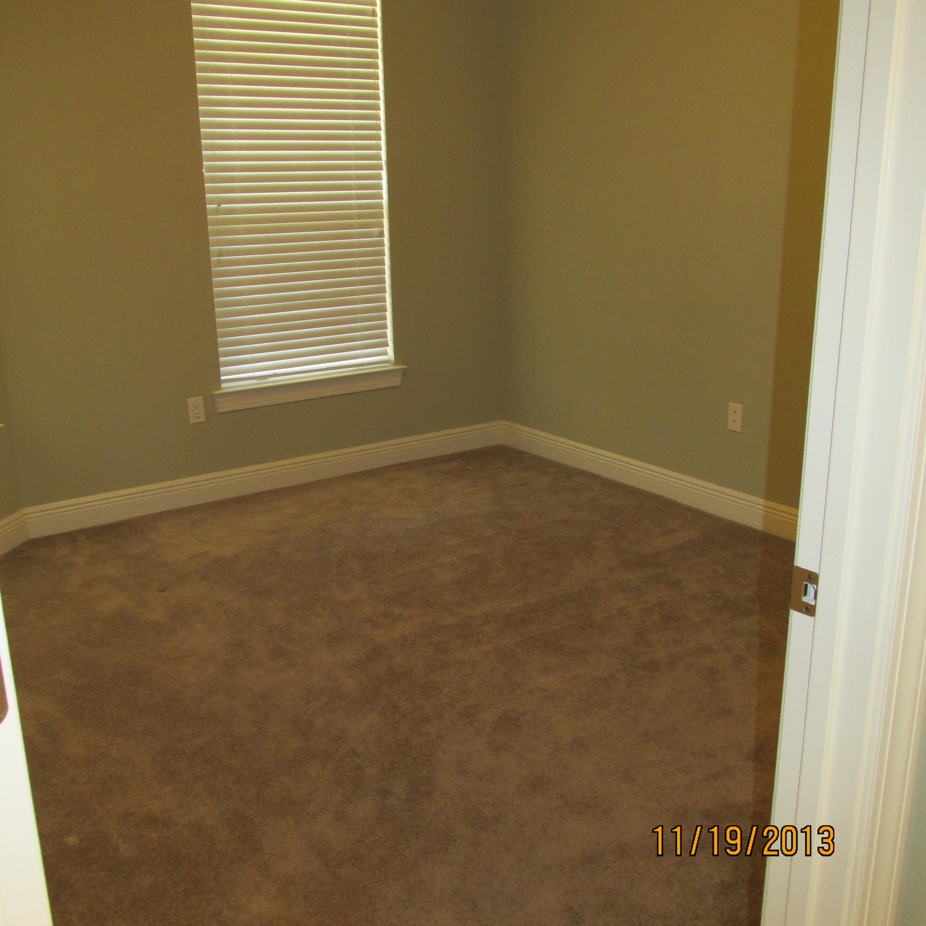 DIAMOND LAKES - Residential Lease