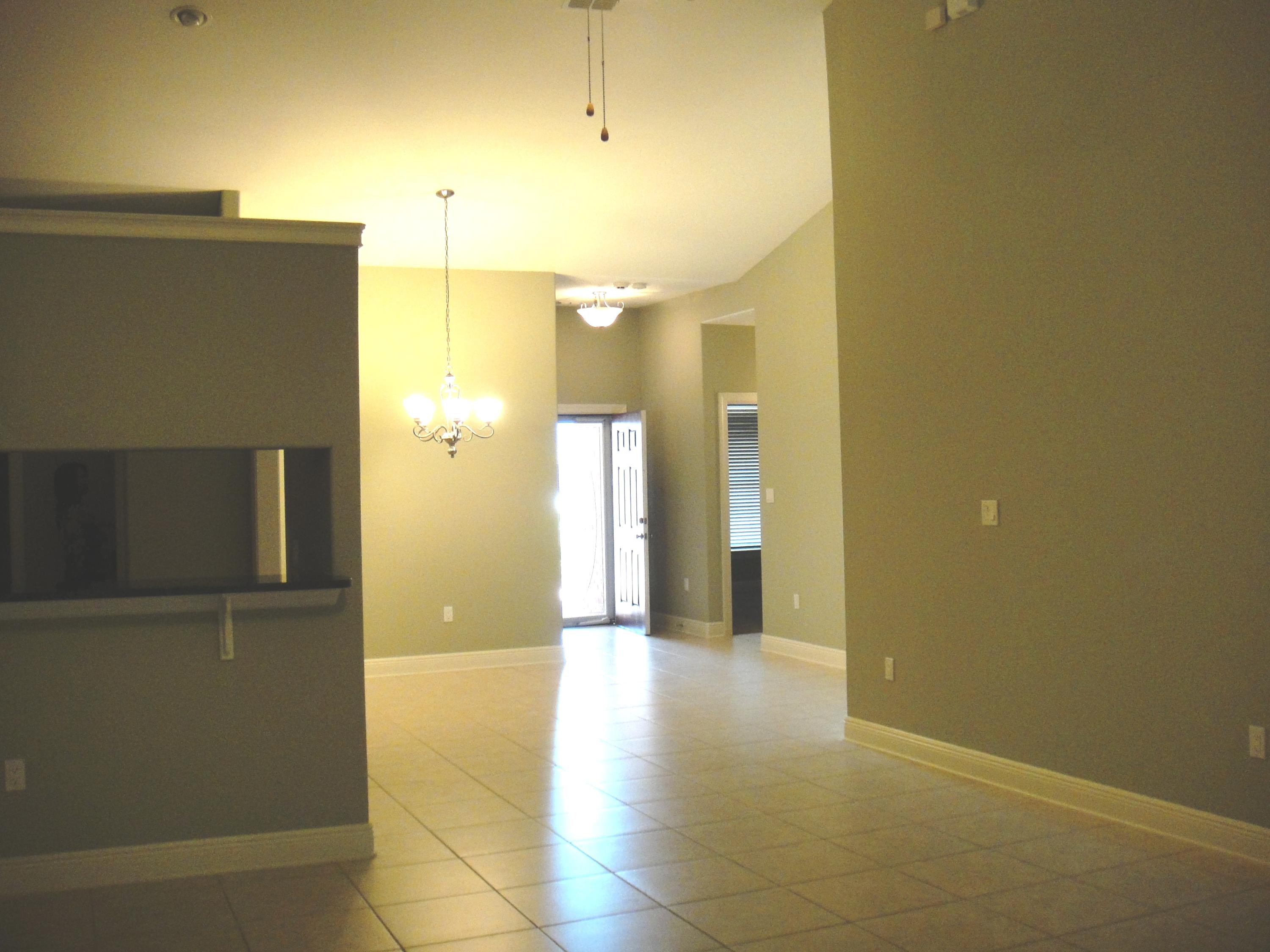 DIAMOND LAKES - Residential Lease