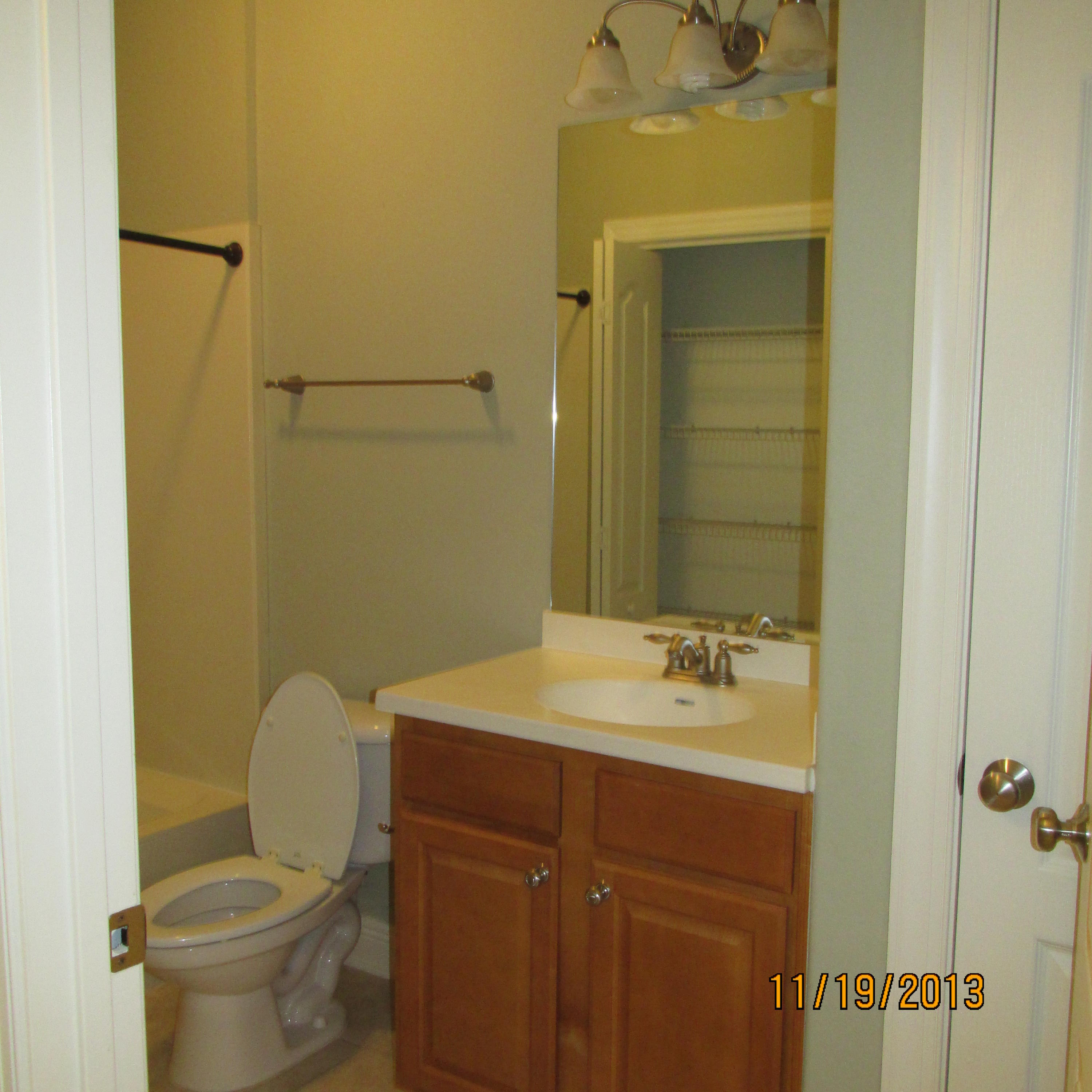 DIAMOND LAKES - Residential Lease