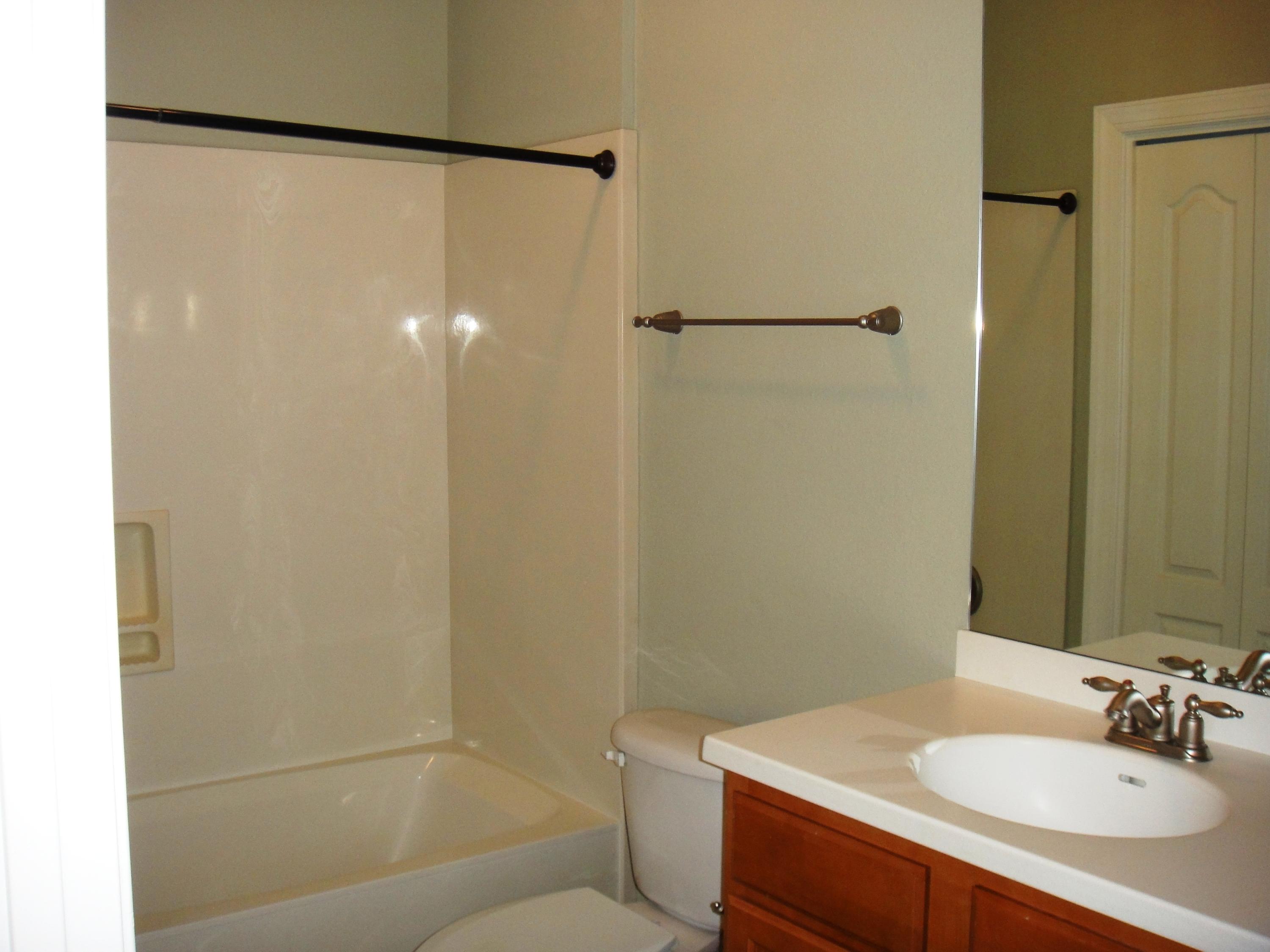 DIAMOND LAKES - Residential Lease