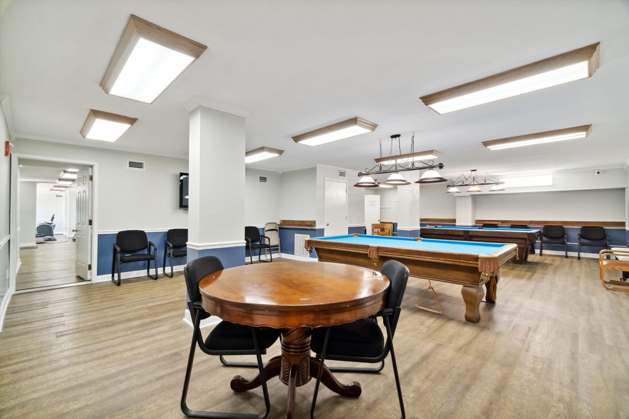 REGENCY TOWERS - Residential