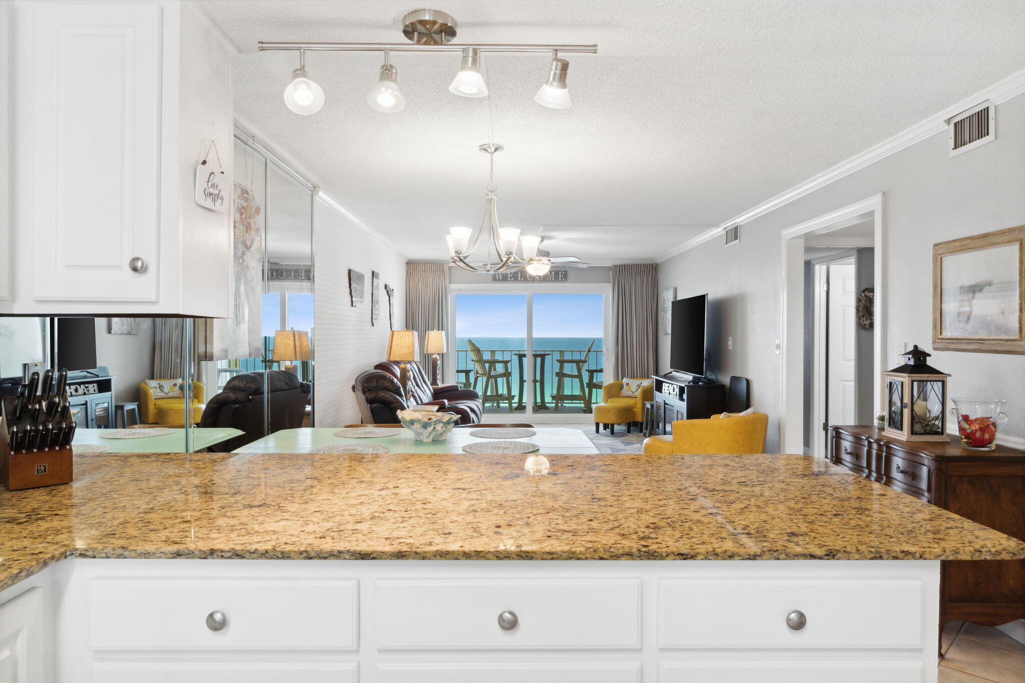 REGENCY TOWERS - Residential