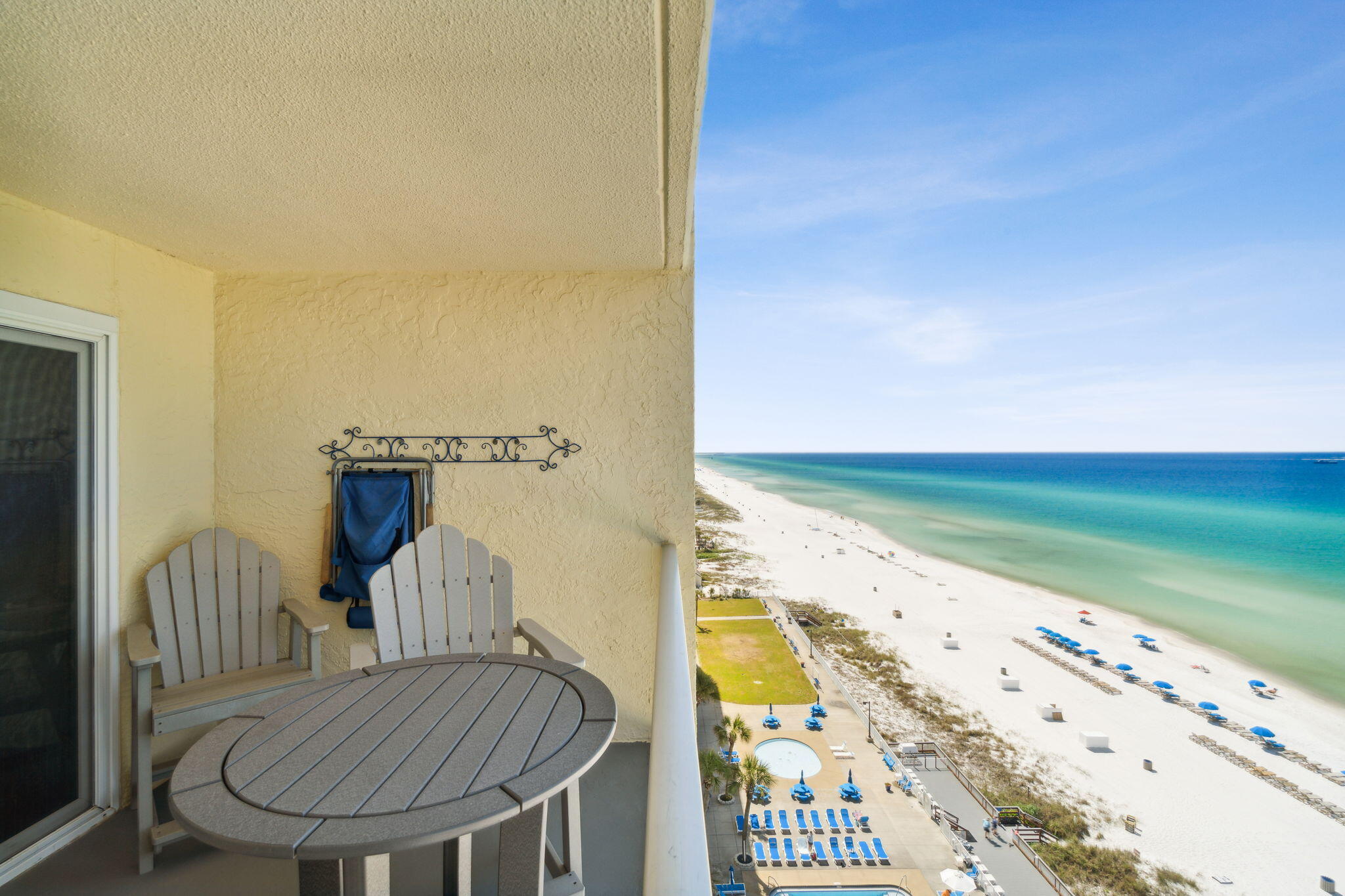 REGENCY TOWERS - Residential