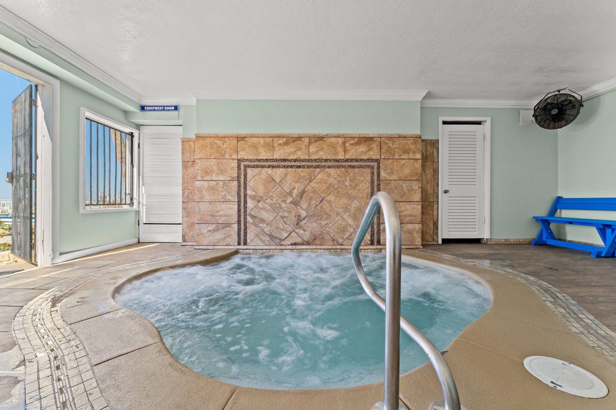 REGENCY TOWERS - Residential