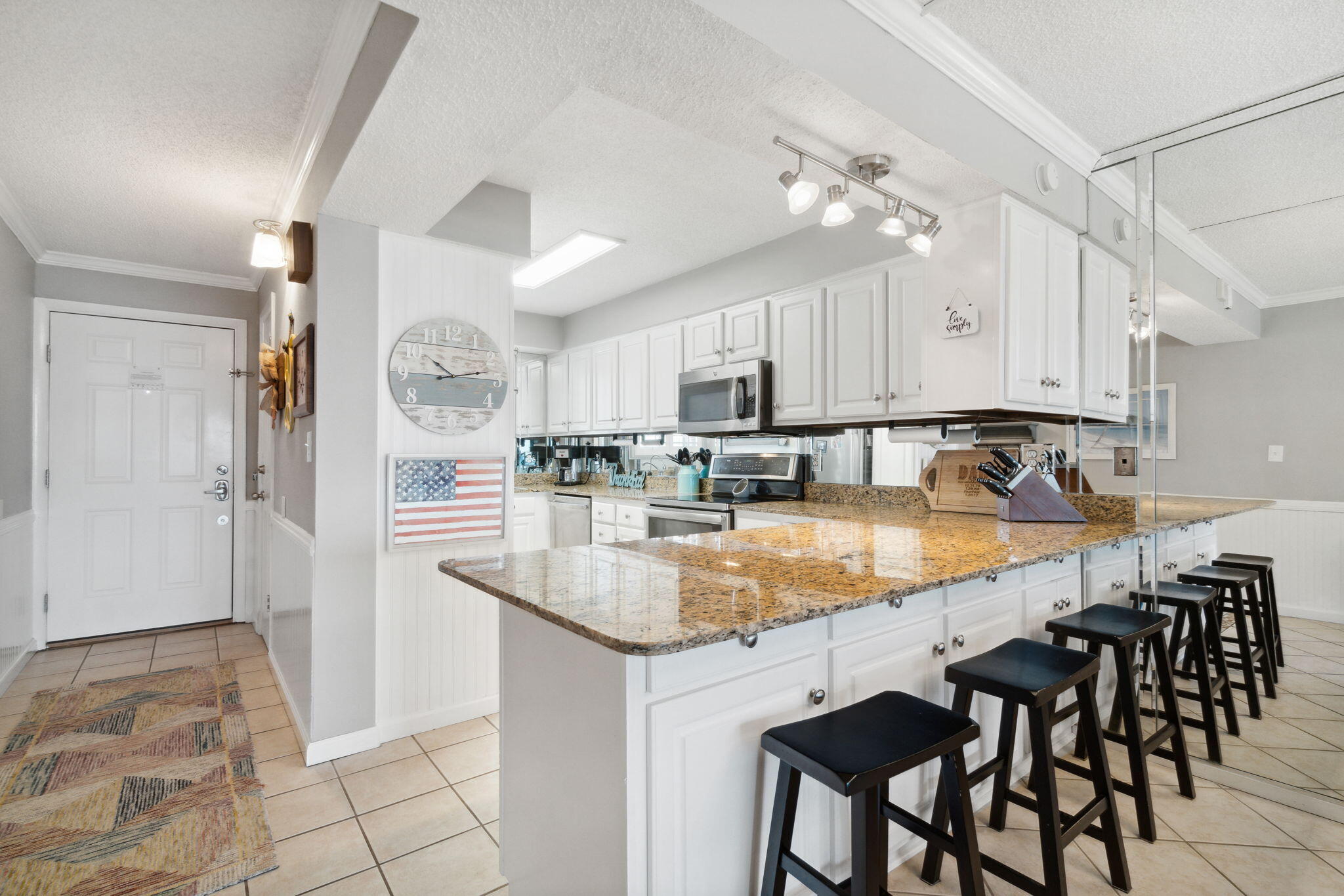 REGENCY TOWERS - Residential