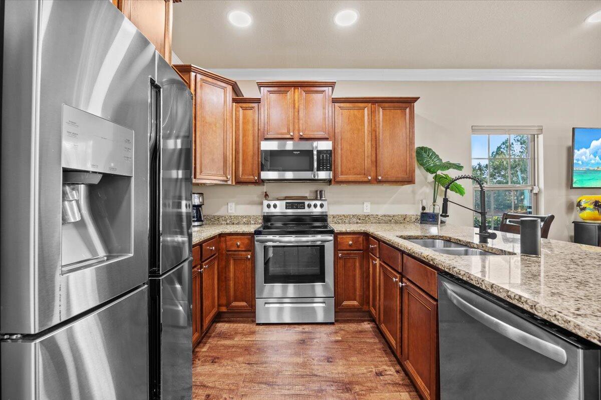 RESERVE POINTE - Residential