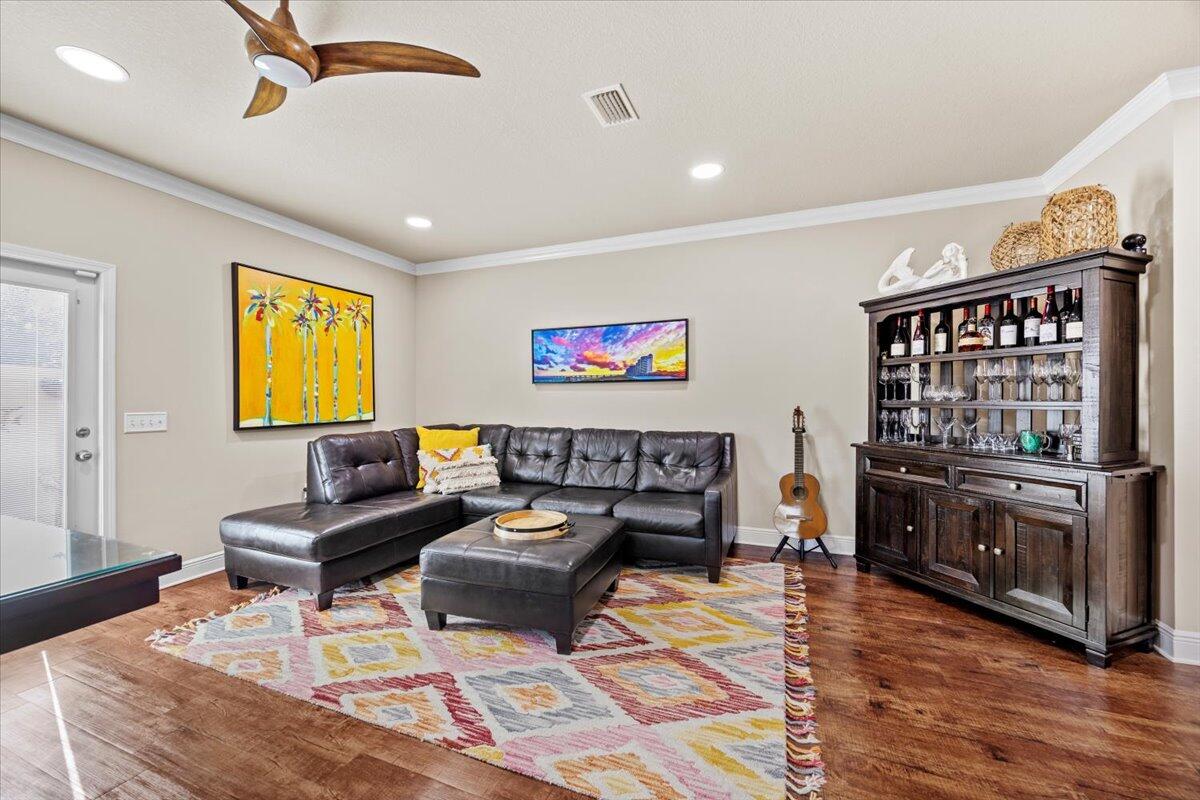 RESERVE POINTE - Residential