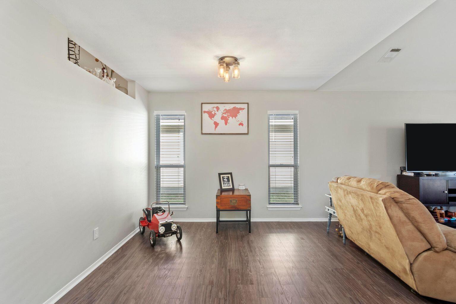 HUNTERS RUN S/D - Residential Lease