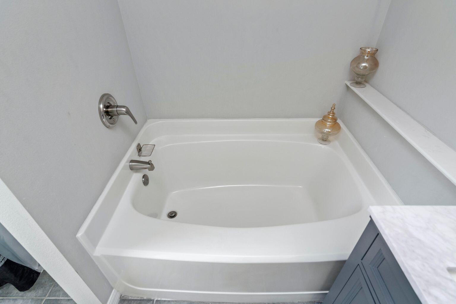 HUNTERS RUN S/D - Residential Lease