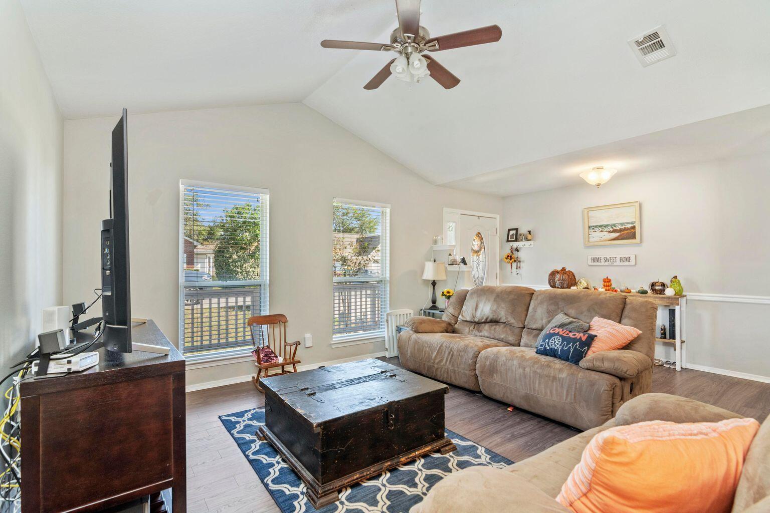 HUNTERS RUN S/D - Residential Lease