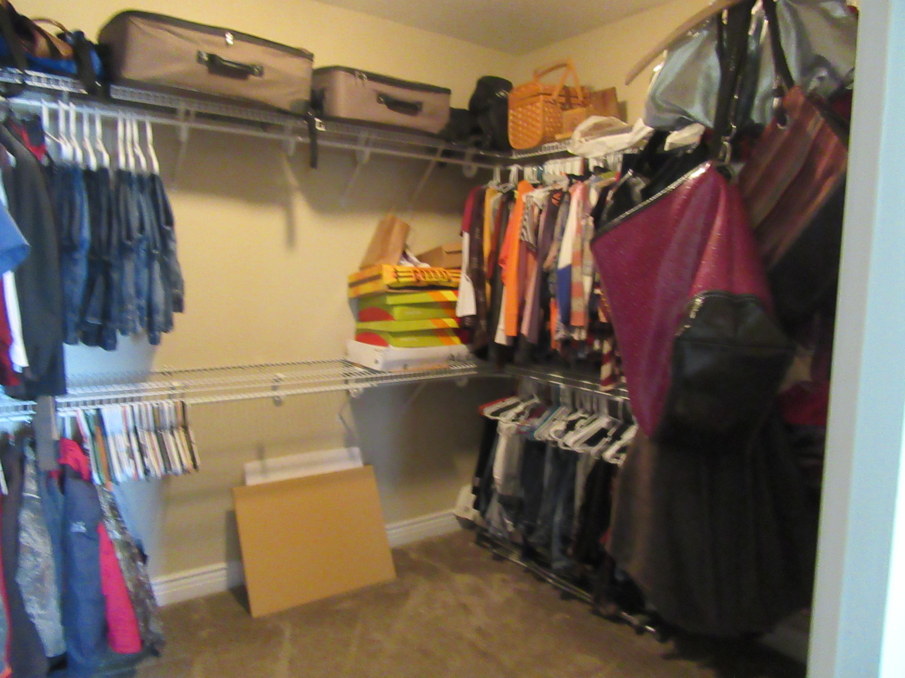 LAKE HOLLEY ESTATES - Residential