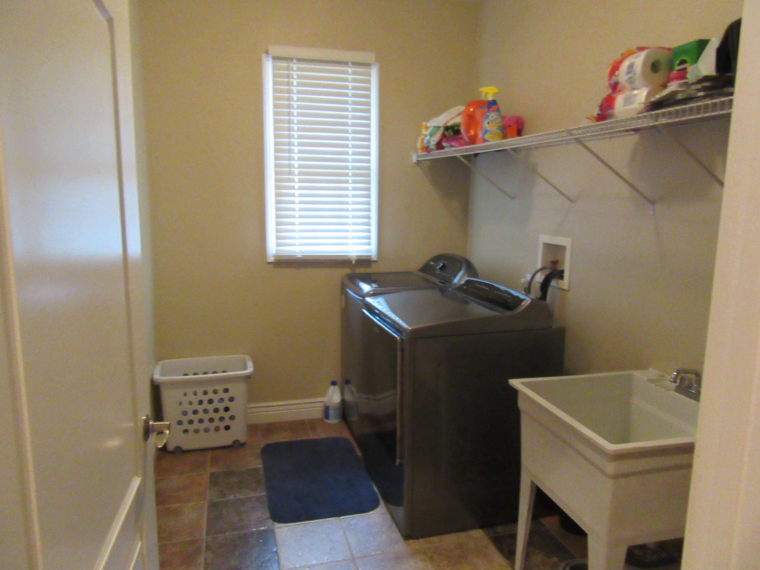 LAKE HOLLEY ESTATES - Residential