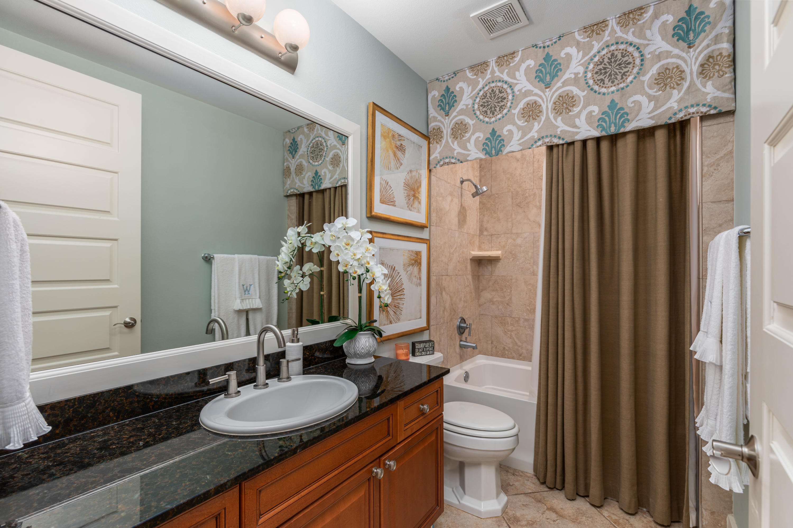 HARBOR LIGHTS - Residential