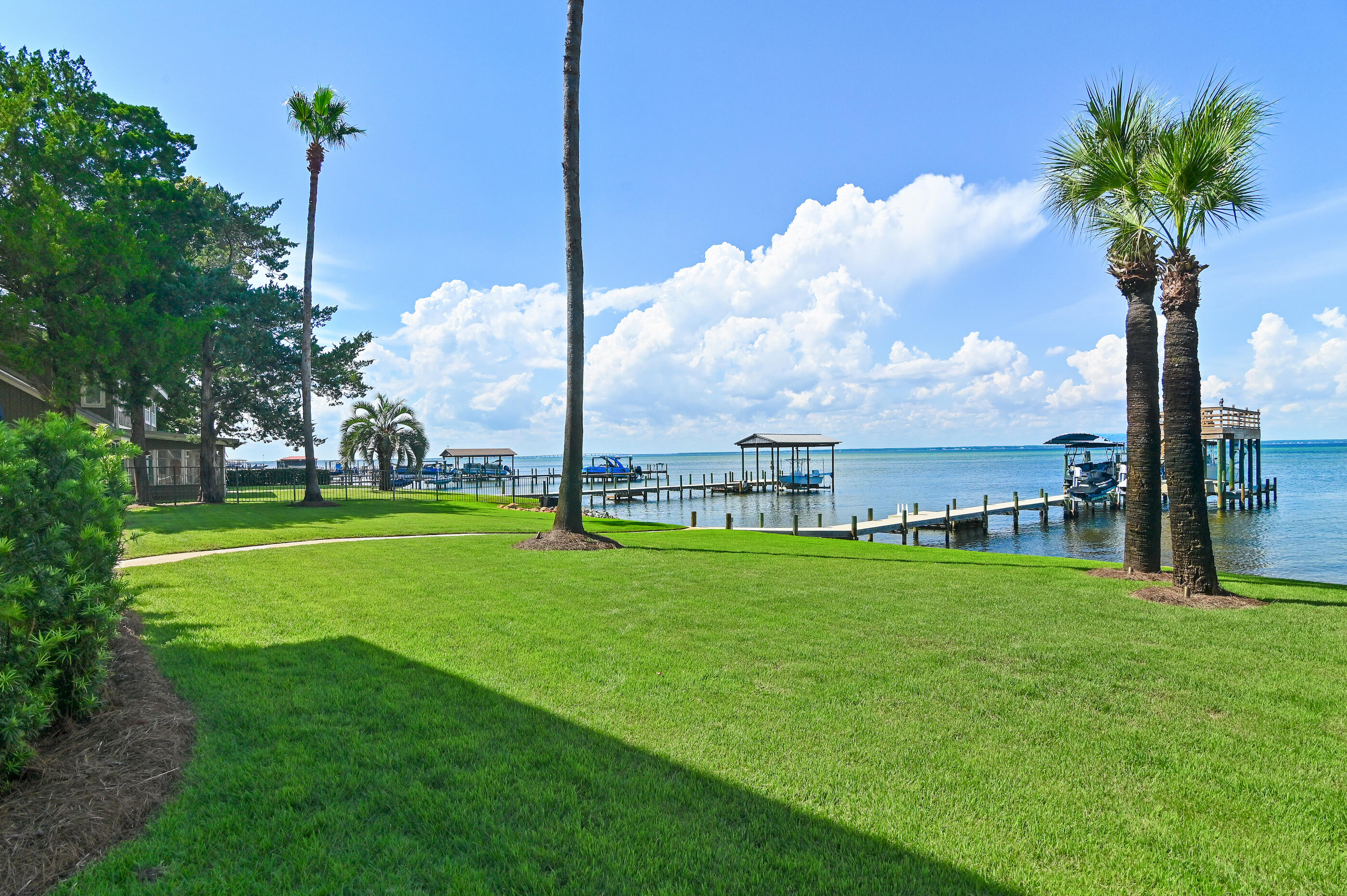 HOLIDAY SHORES ESTATES 1ST ADDN - Residential