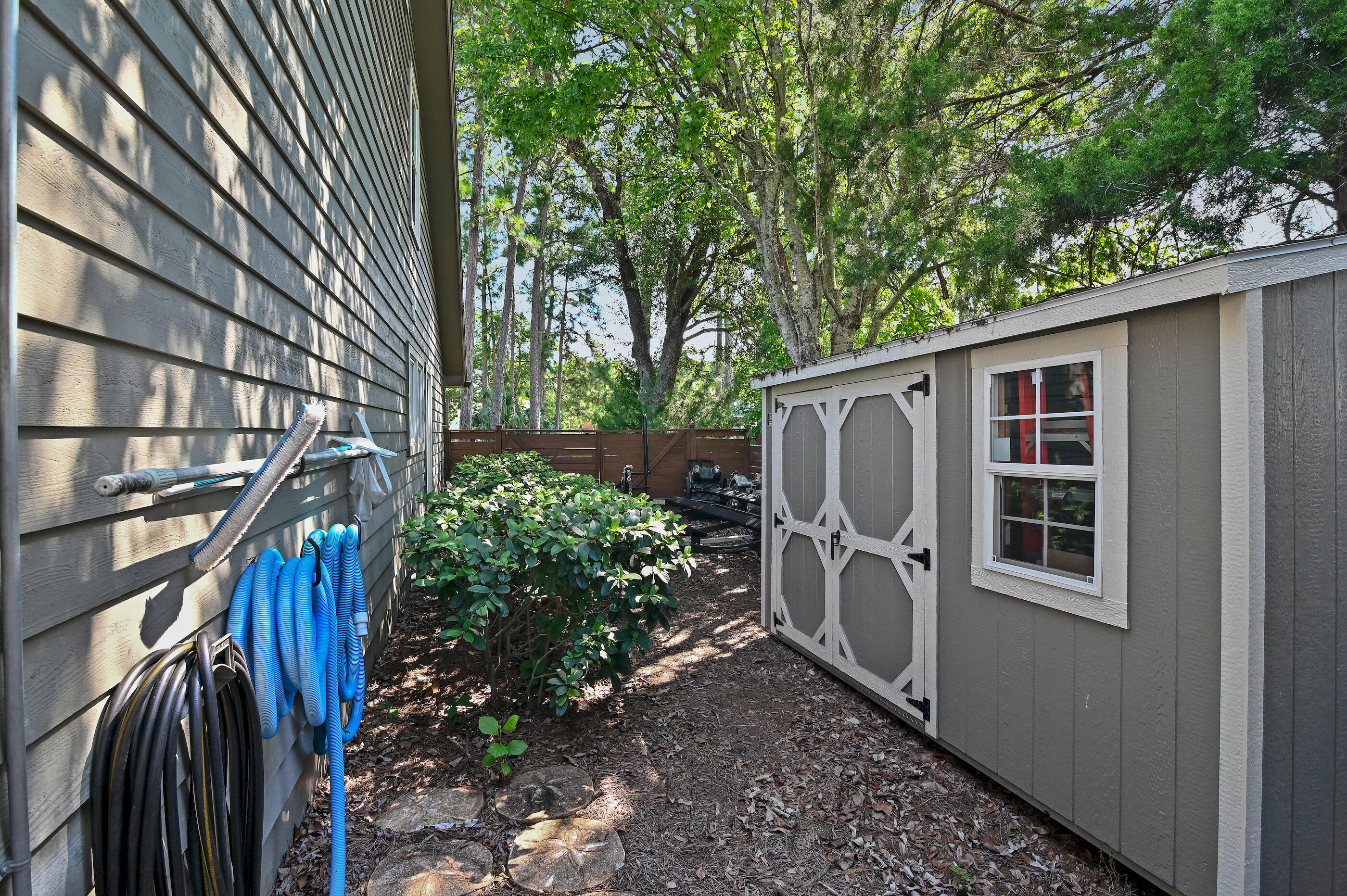 HOLIDAY SHORES ESTATES 1ST ADDN - Residential