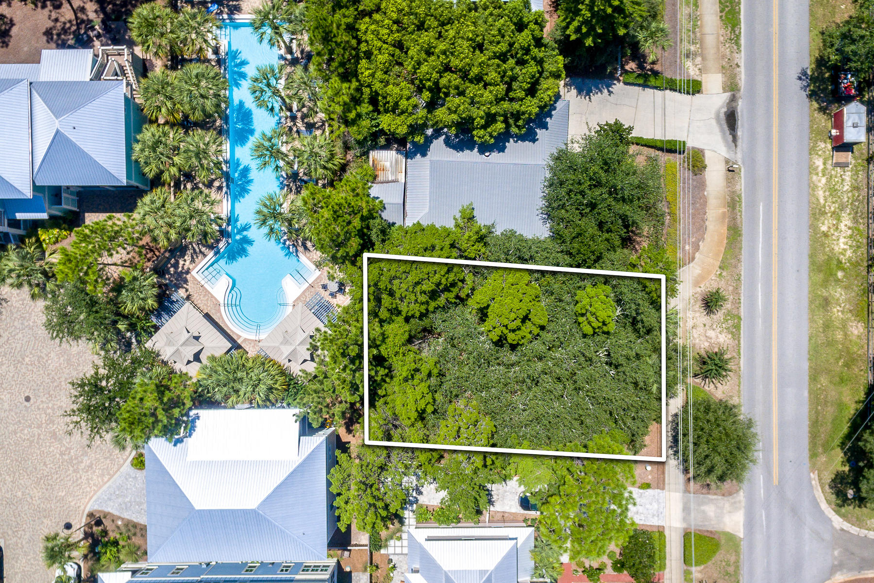COTTAGES AT EASTERN LAKE - Land