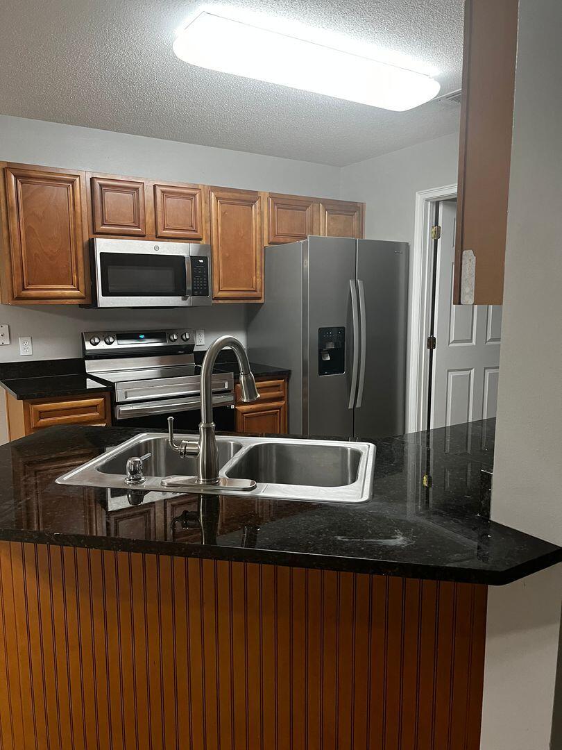 SUMMERWOOD - Residential Lease