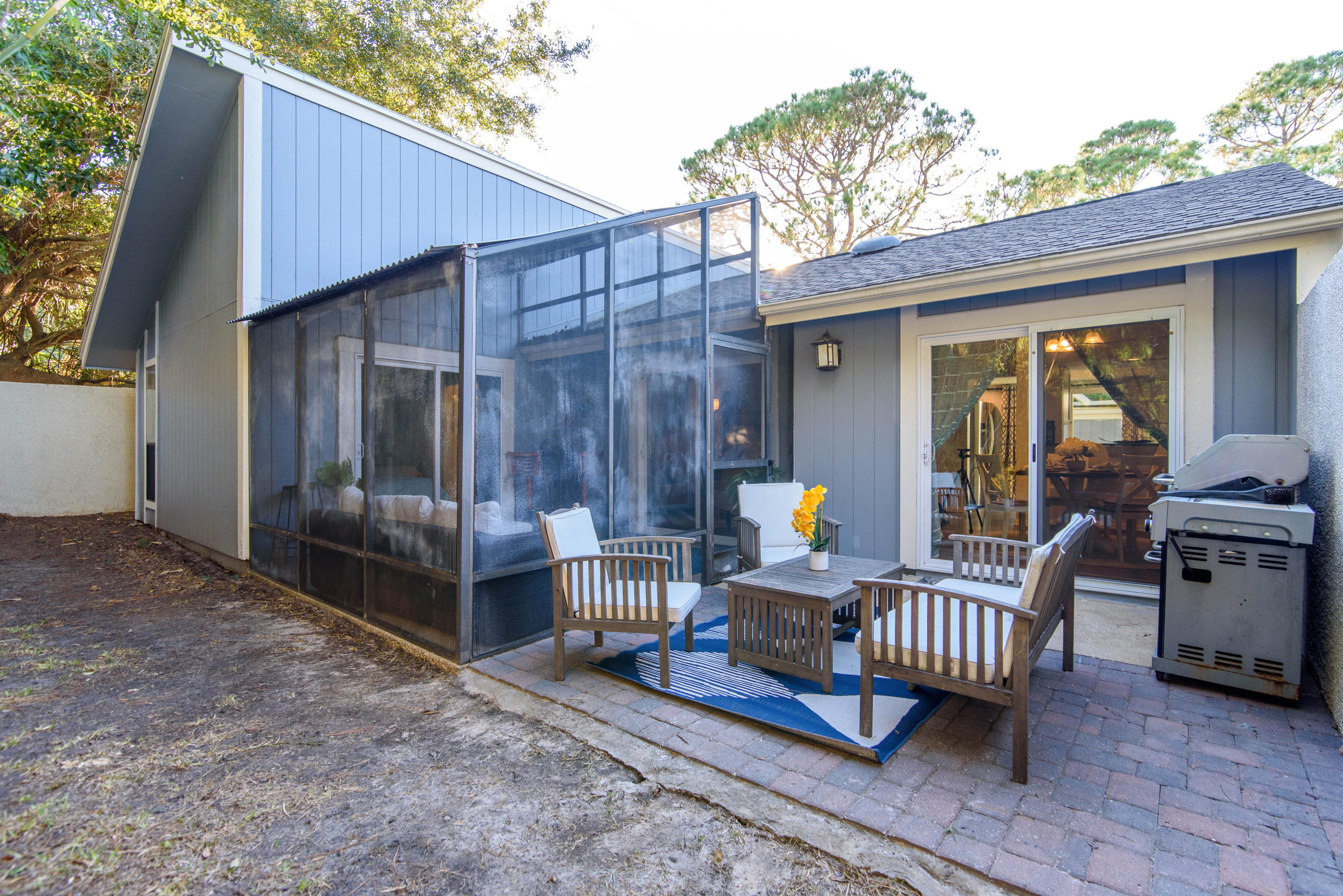 LINKSIDE VILLAGE UNIT 1 - Residential