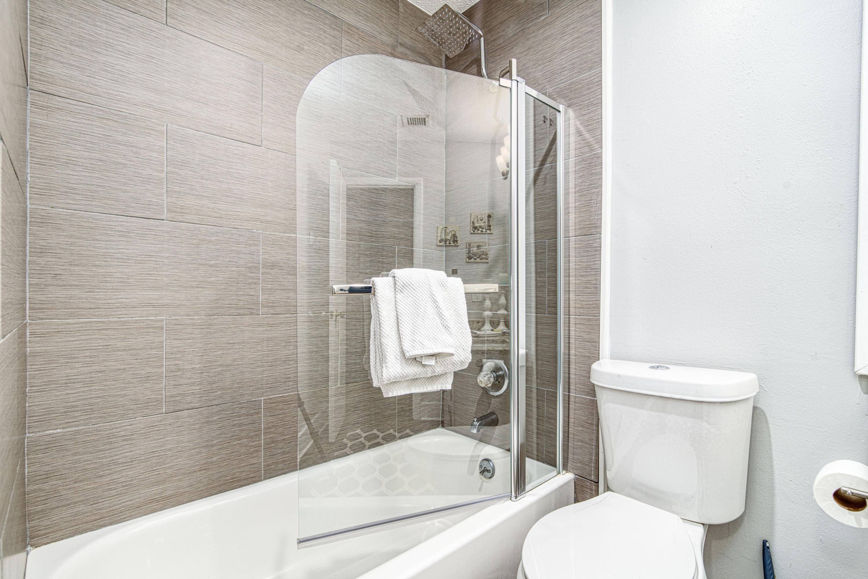 LINKSIDE VILLAGE UNIT 1 - Residential