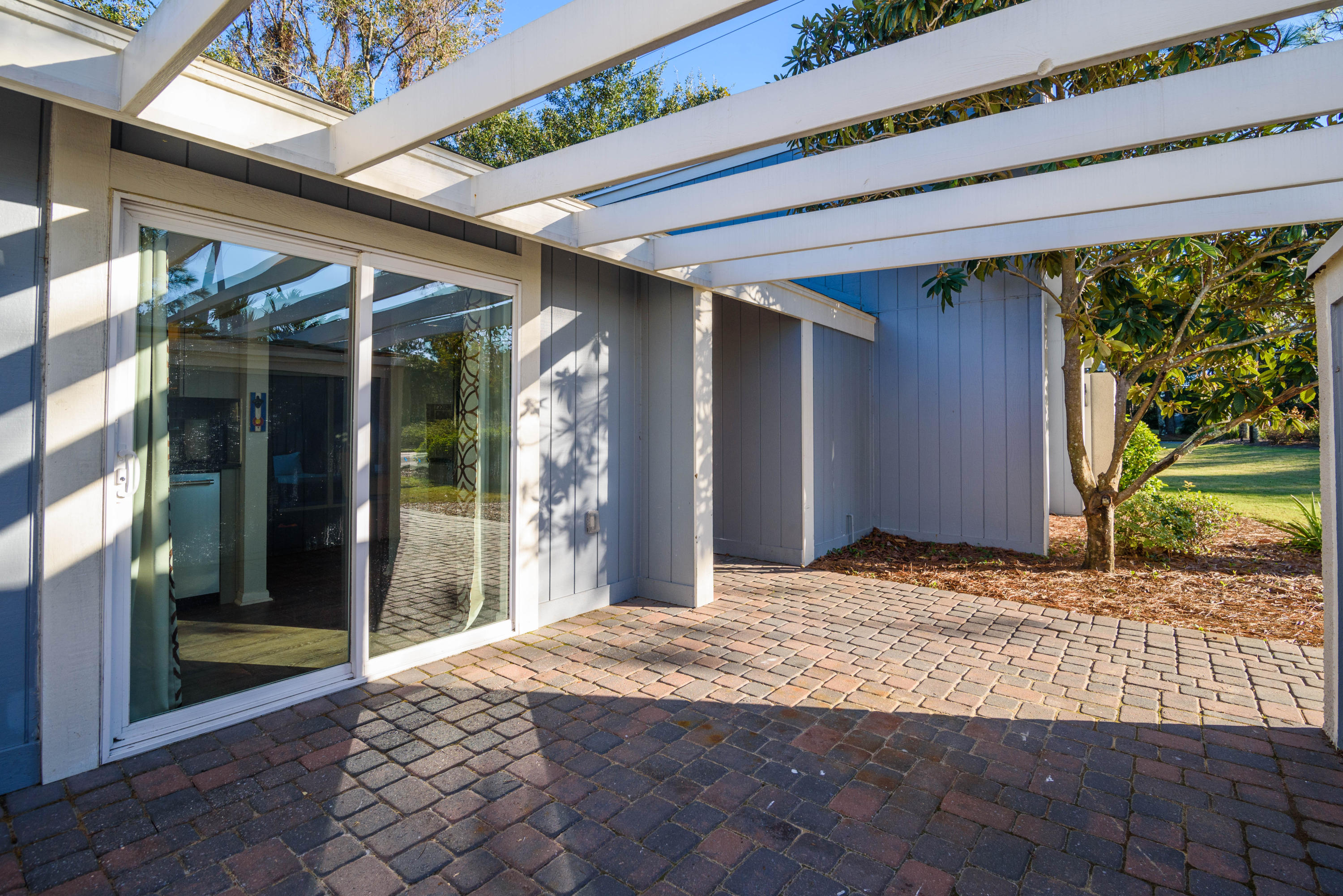 LINKSIDE VILLAGE UNIT 1 - Residential