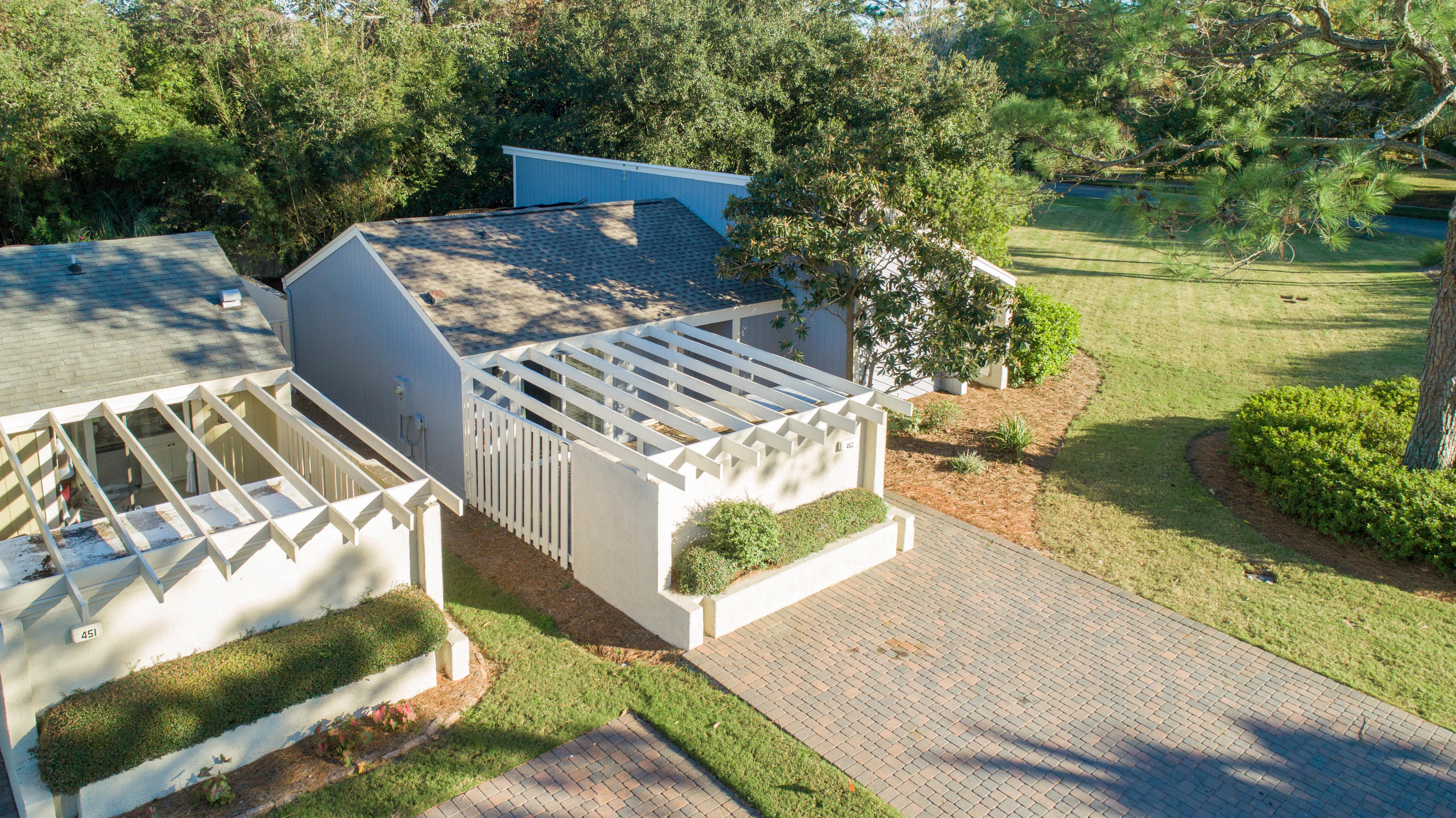 LINKSIDE VILLAGE UNIT 1 - Residential