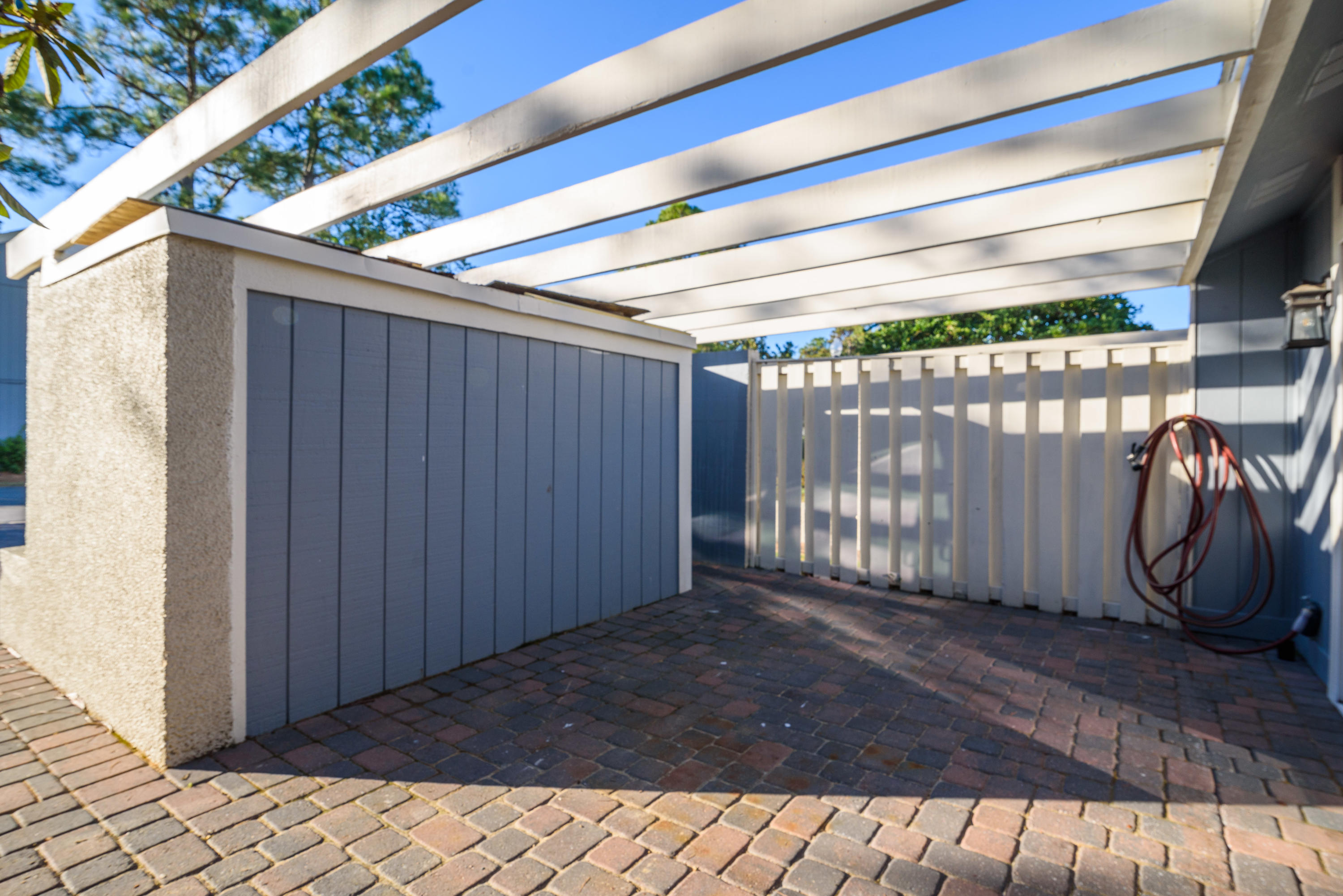 LINKSIDE VILLAGE UNIT 1 - Residential