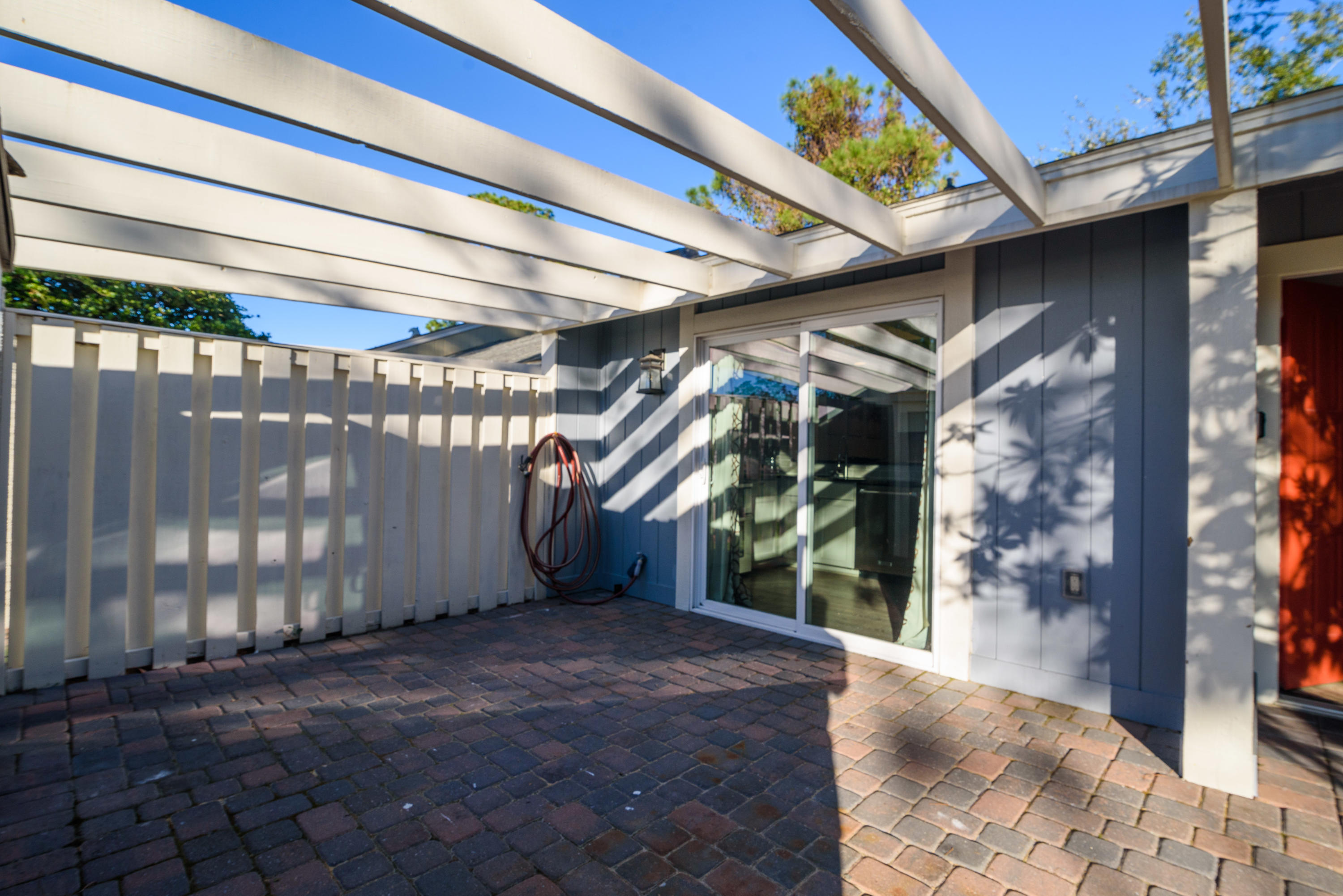 LINKSIDE VILLAGE UNIT 1 - Residential