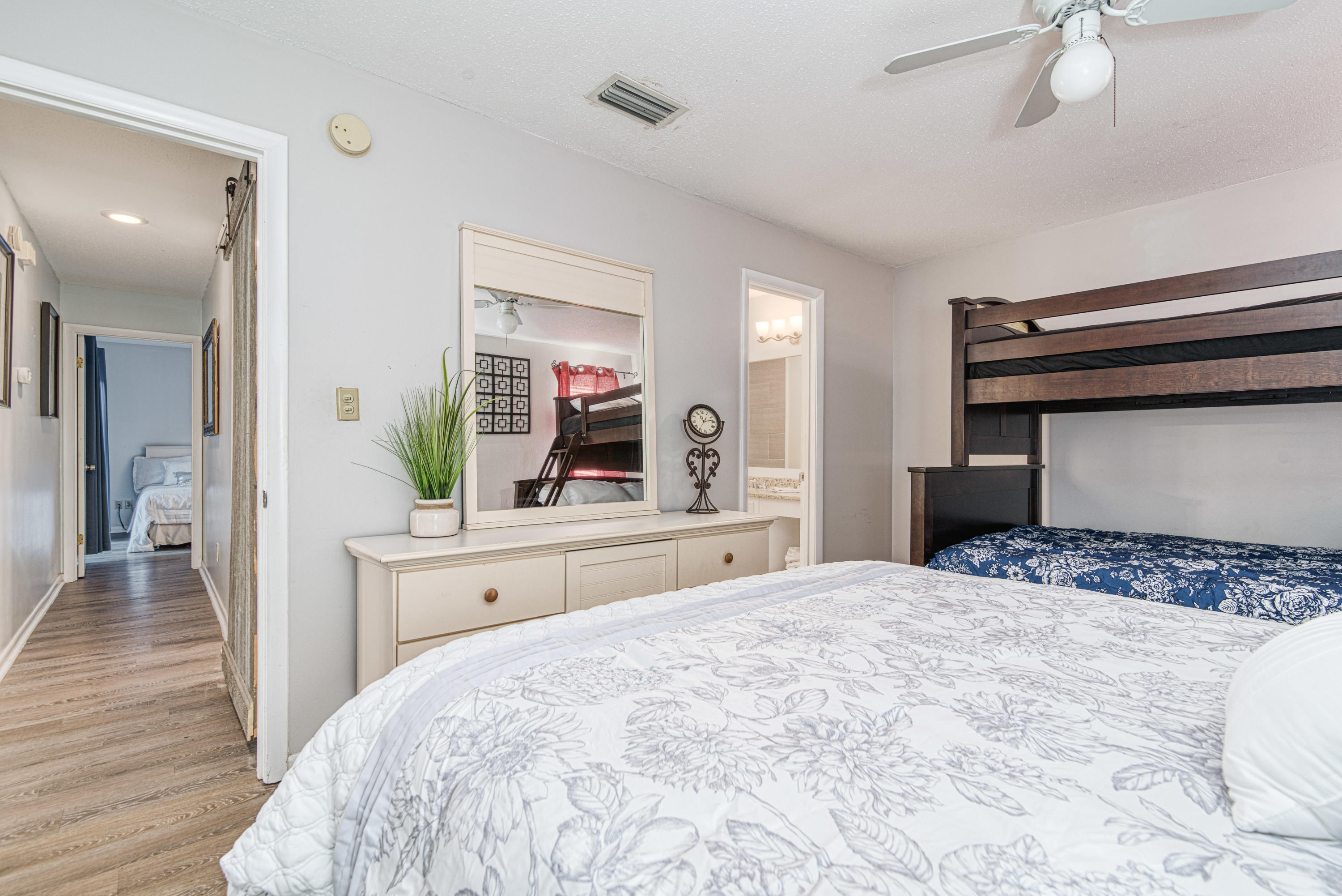 LINKSIDE VILLAGE UNIT 1 - Residential