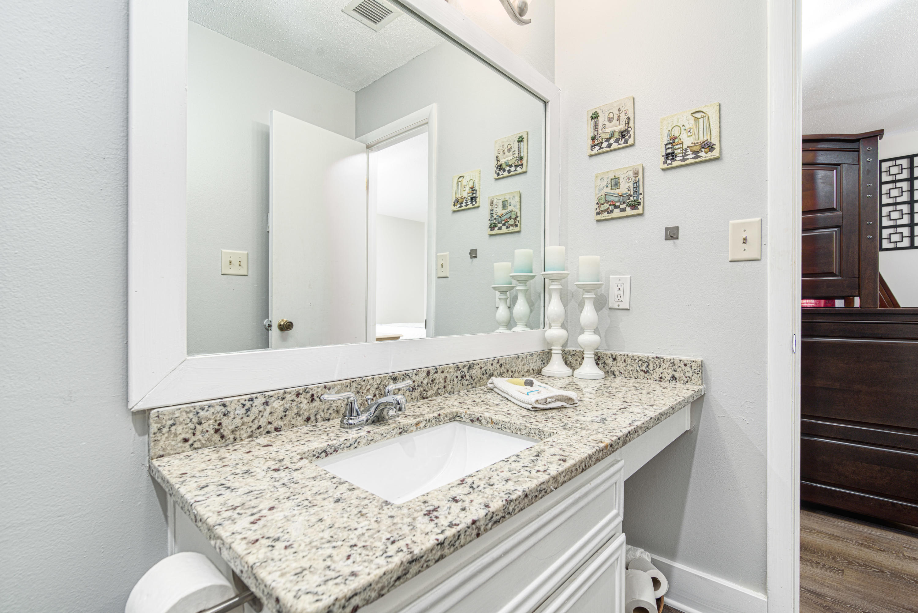 LINKSIDE VILLAGE UNIT 1 - Residential