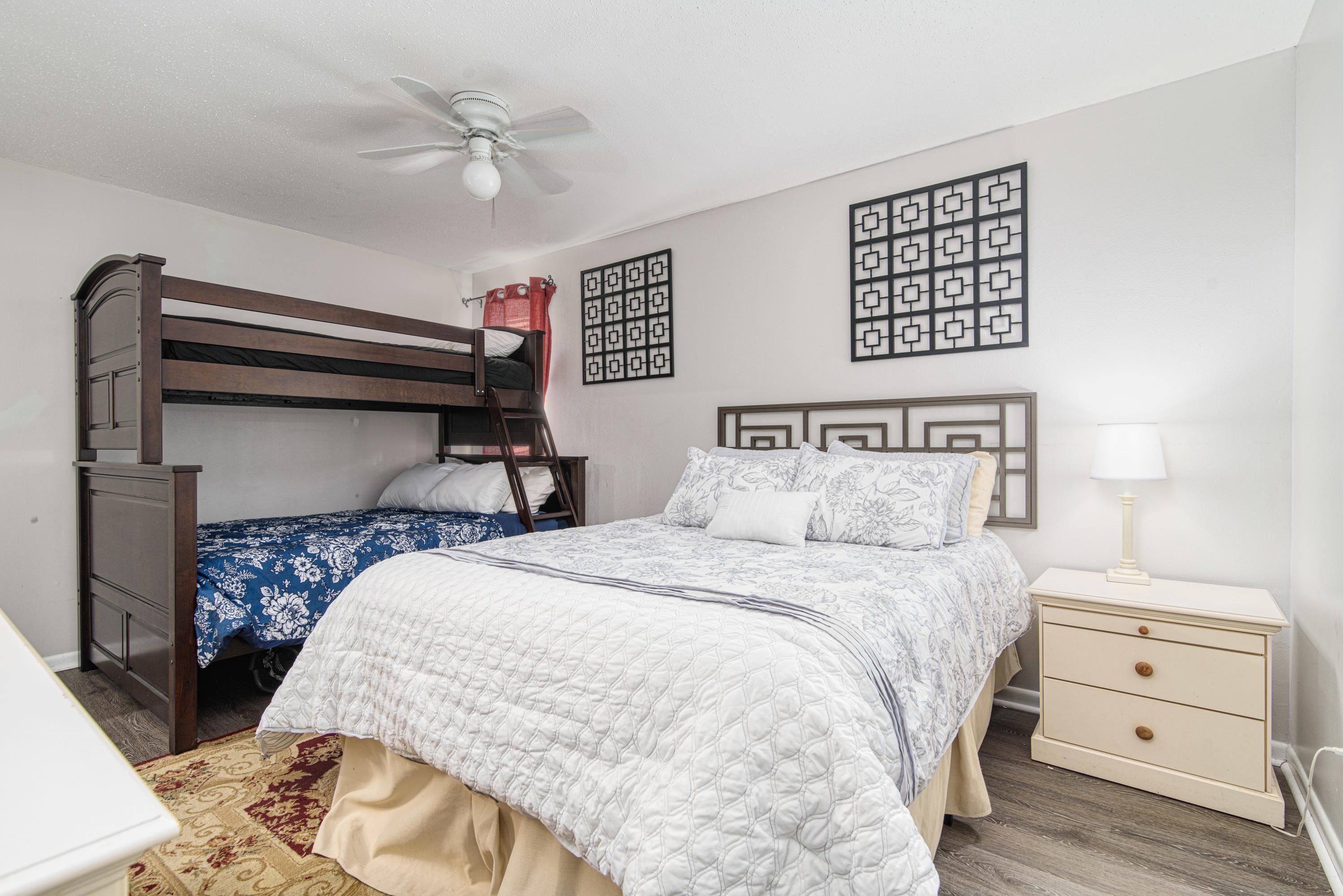 LINKSIDE VILLAGE UNIT 1 - Residential