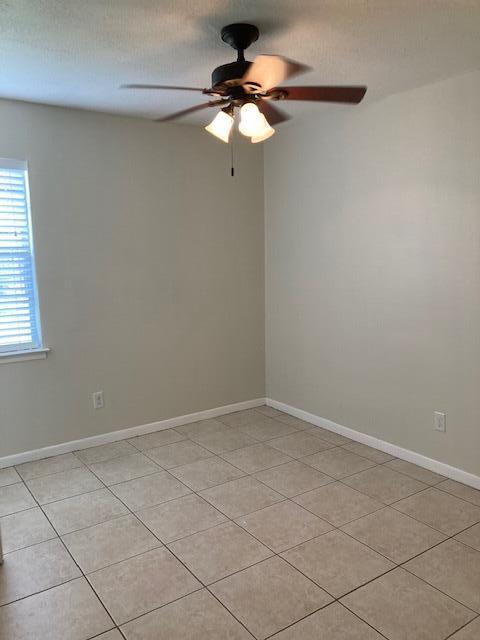 KELLYS 3RD ADDN TO DESTIN - Residential Lease