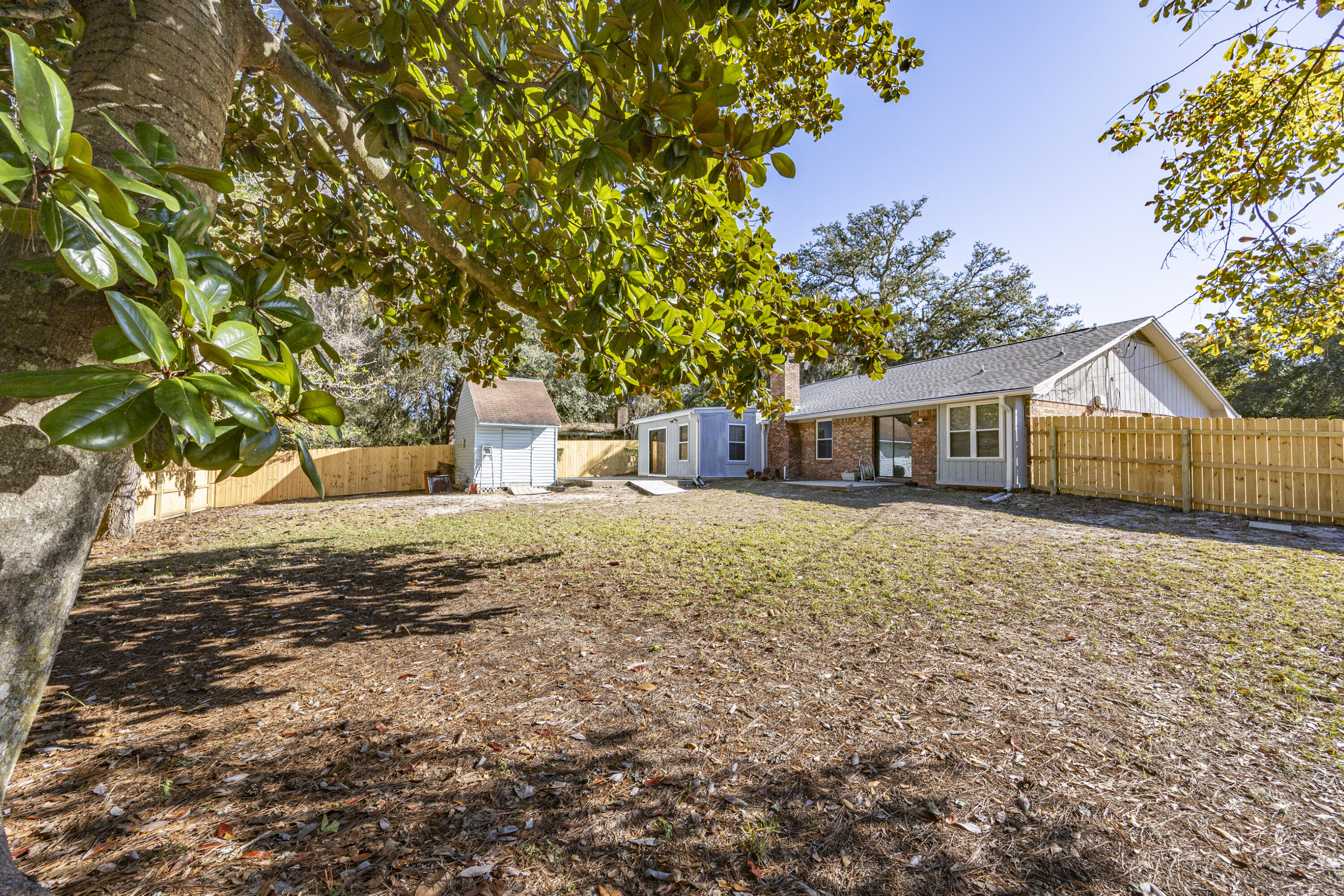 PINEWOOD ESTATES - Residential