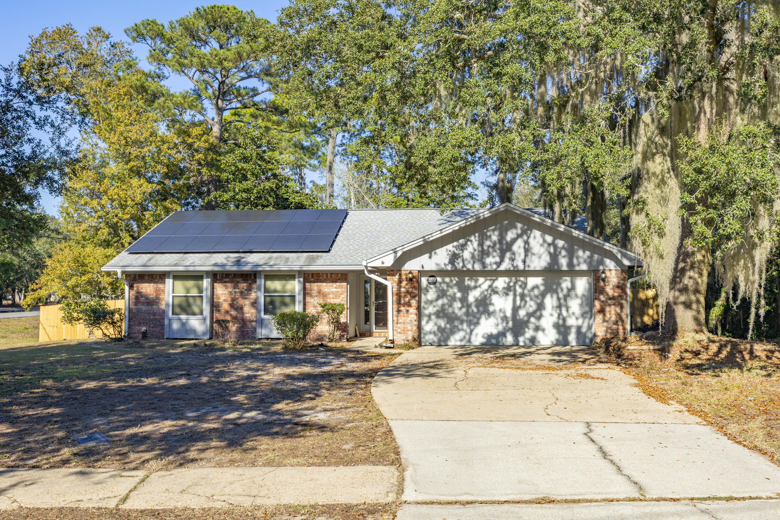 PINEWOOD ESTATES - Residential