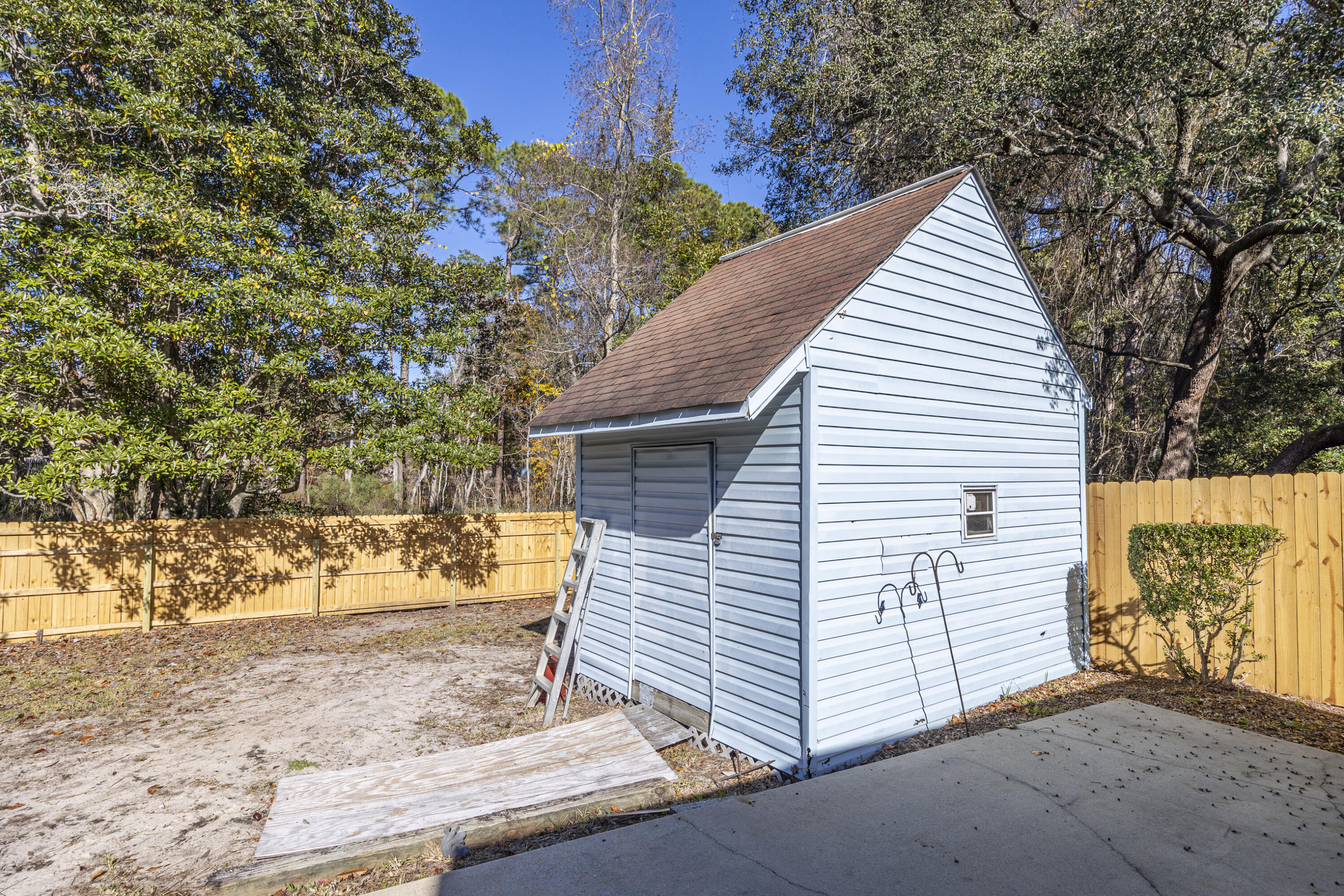 PINEWOOD ESTATES - Residential