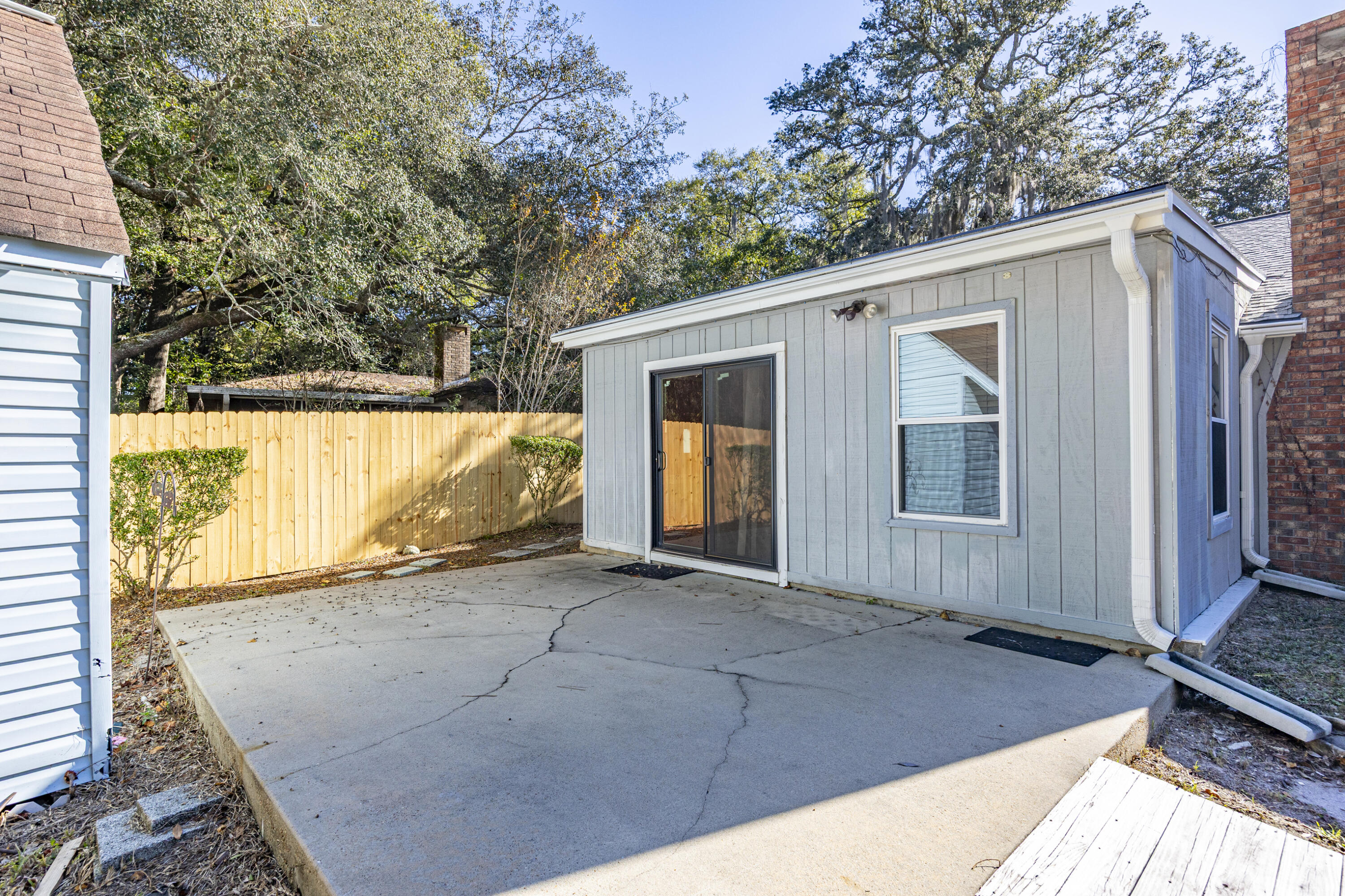 PINEWOOD ESTATES - Residential