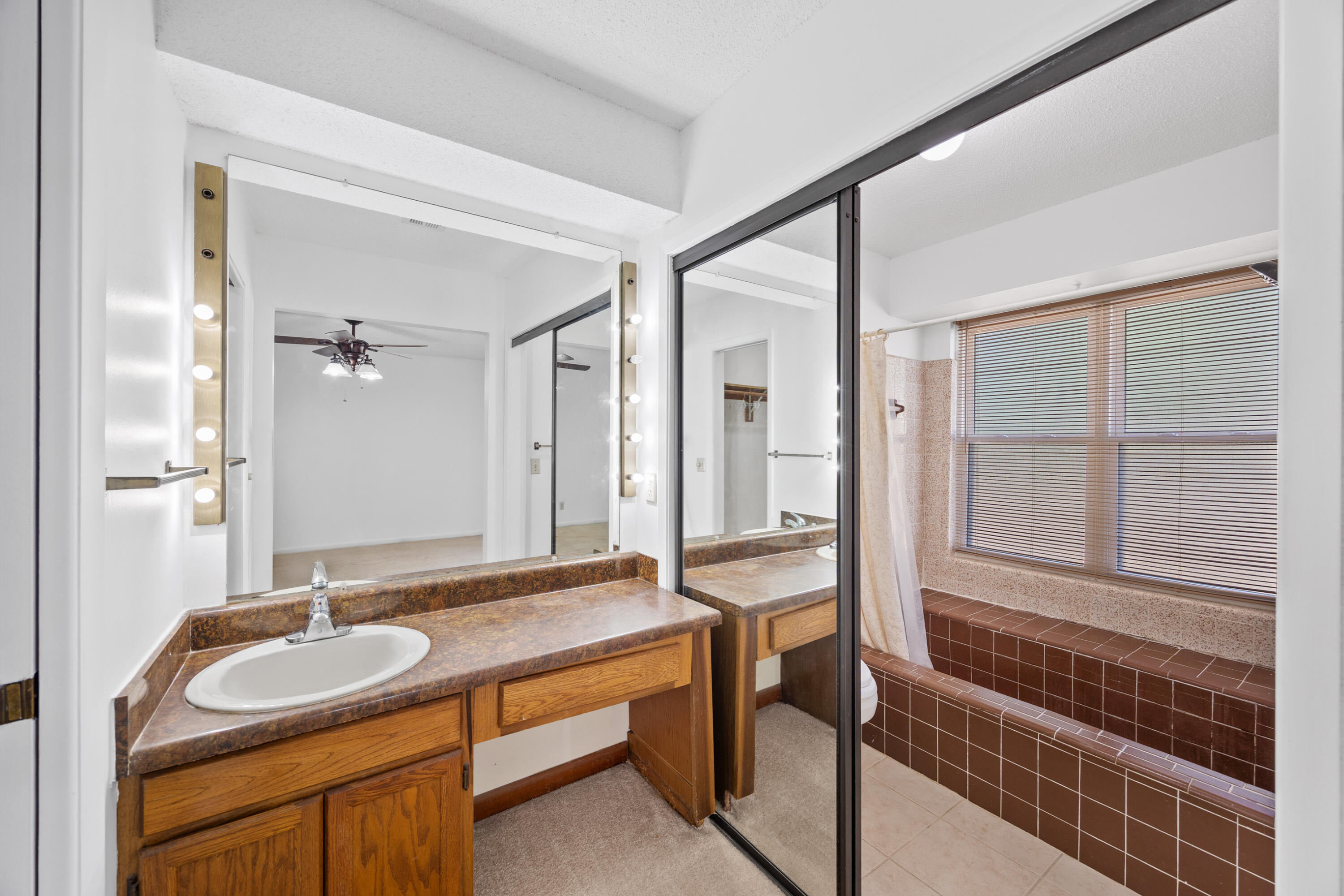 PINEWOOD ESTATES - Residential