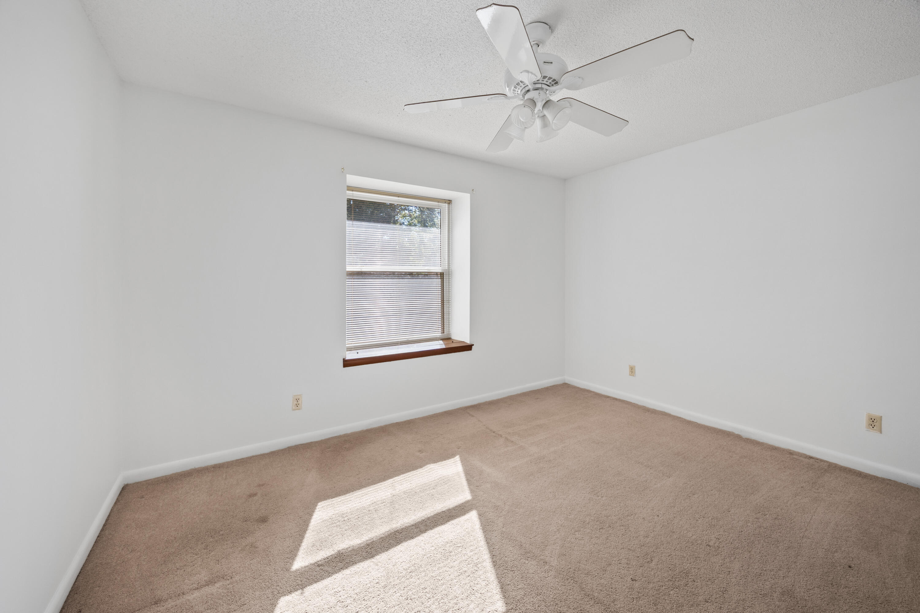 PINEWOOD ESTATES - Residential