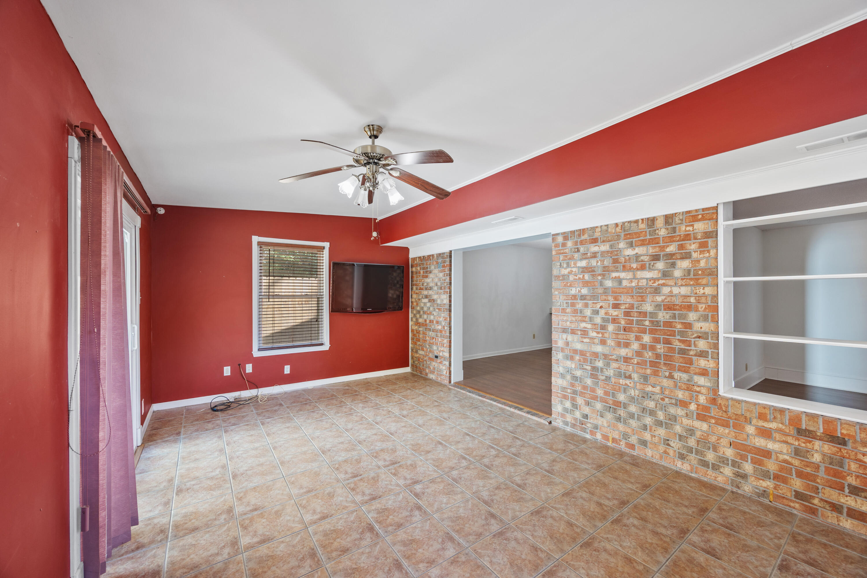 PINEWOOD ESTATES - Residential