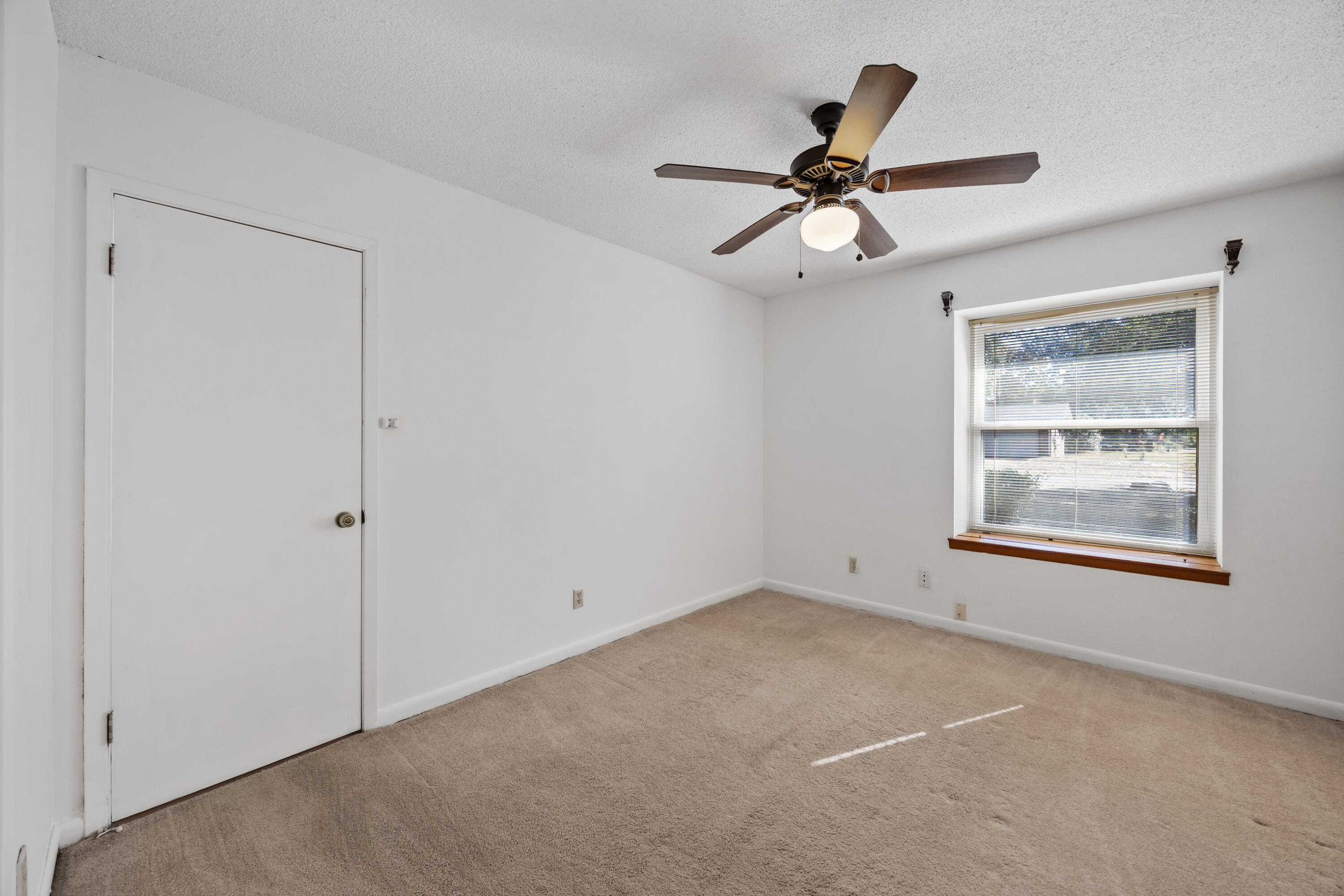 PINEWOOD ESTATES - Residential