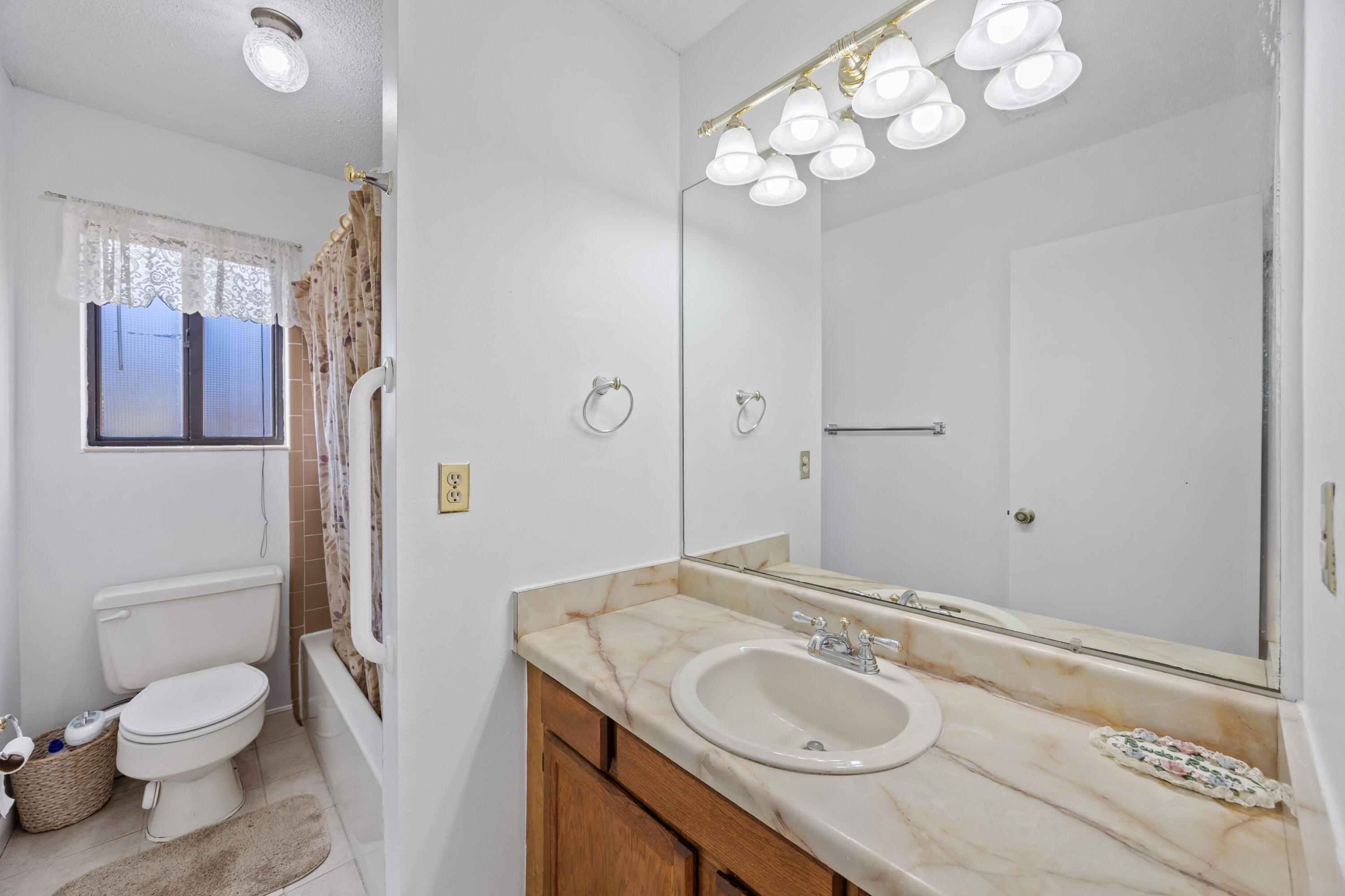 PINEWOOD ESTATES - Residential