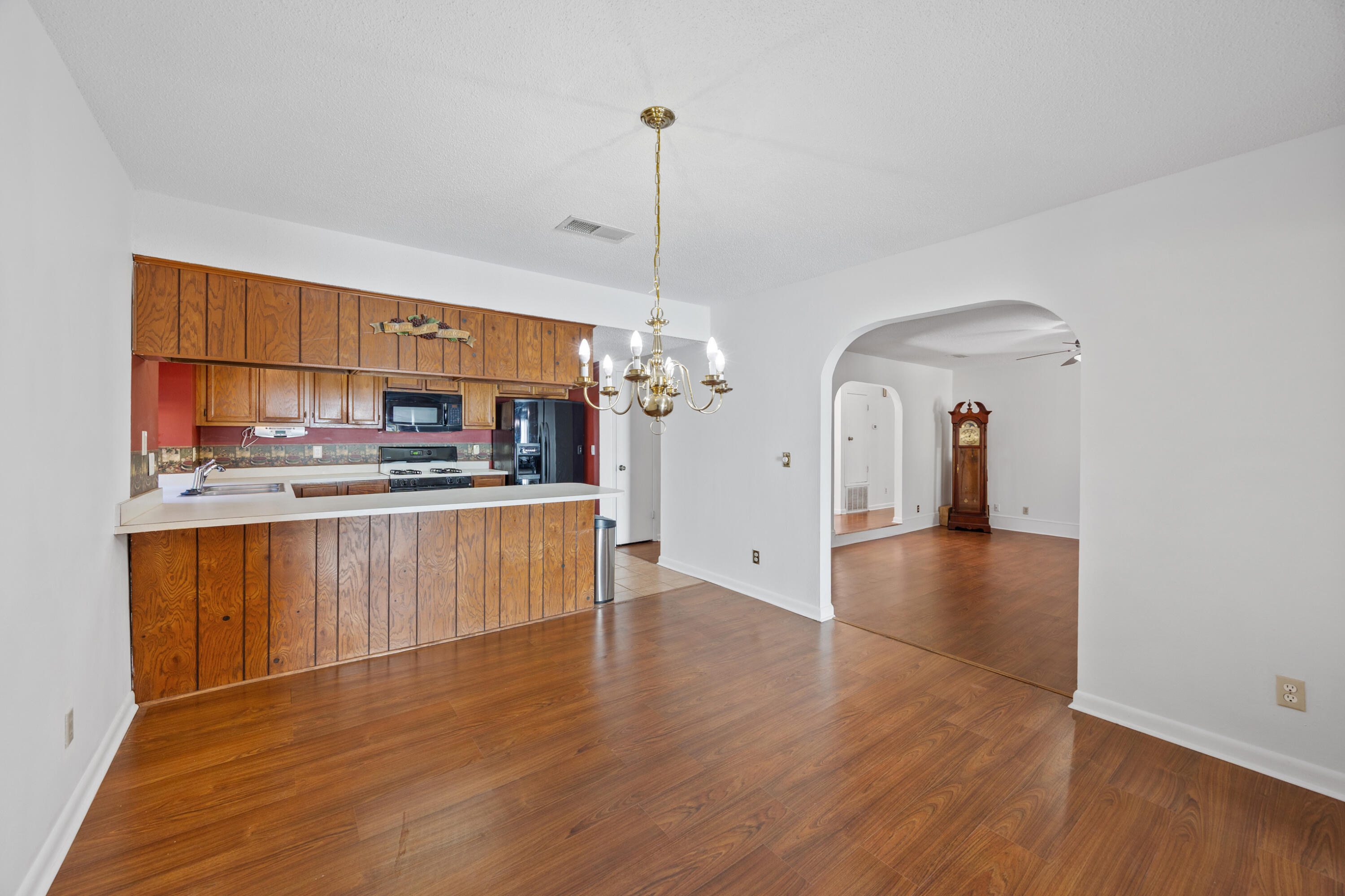 PINEWOOD ESTATES - Residential