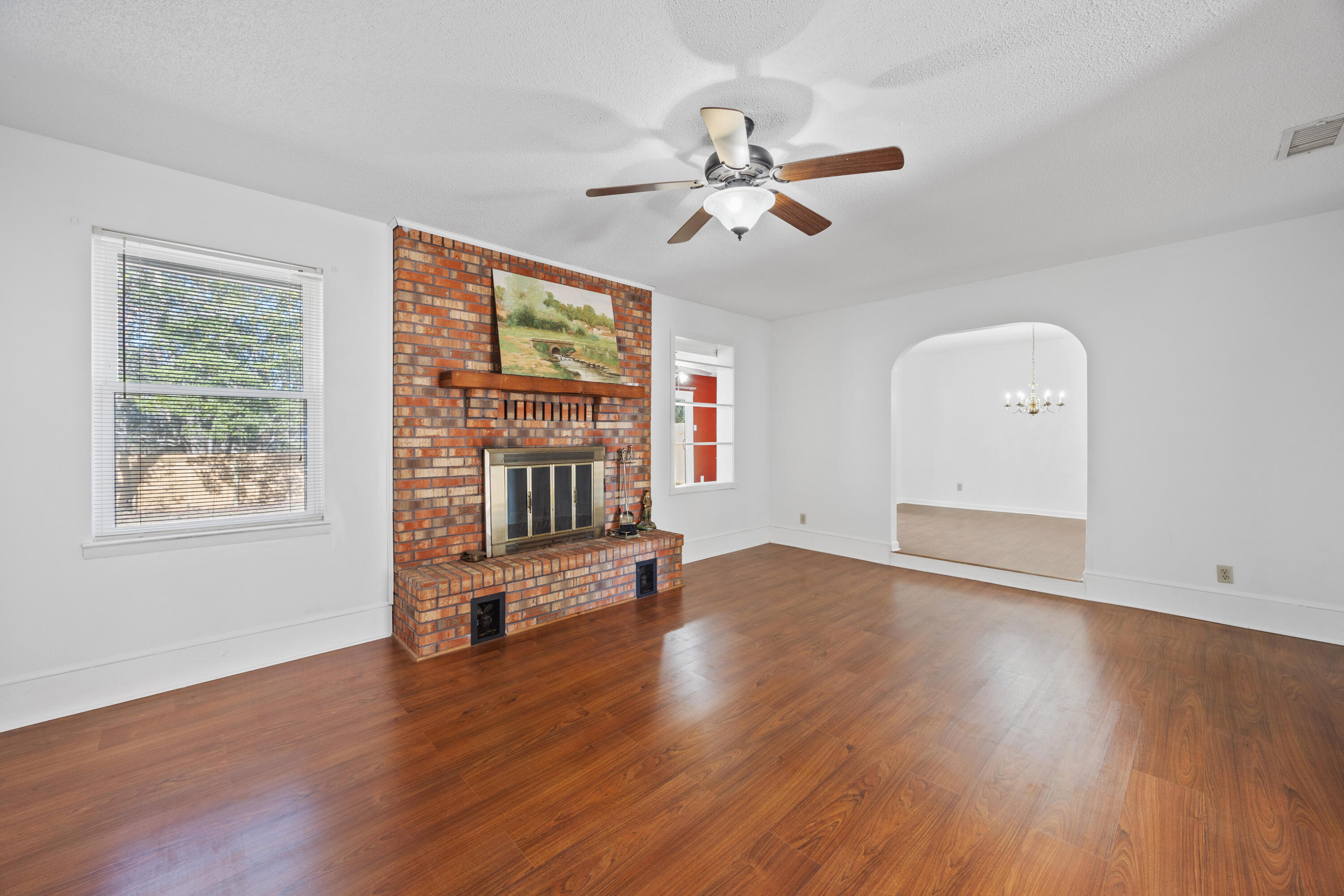 PINEWOOD ESTATES - Residential